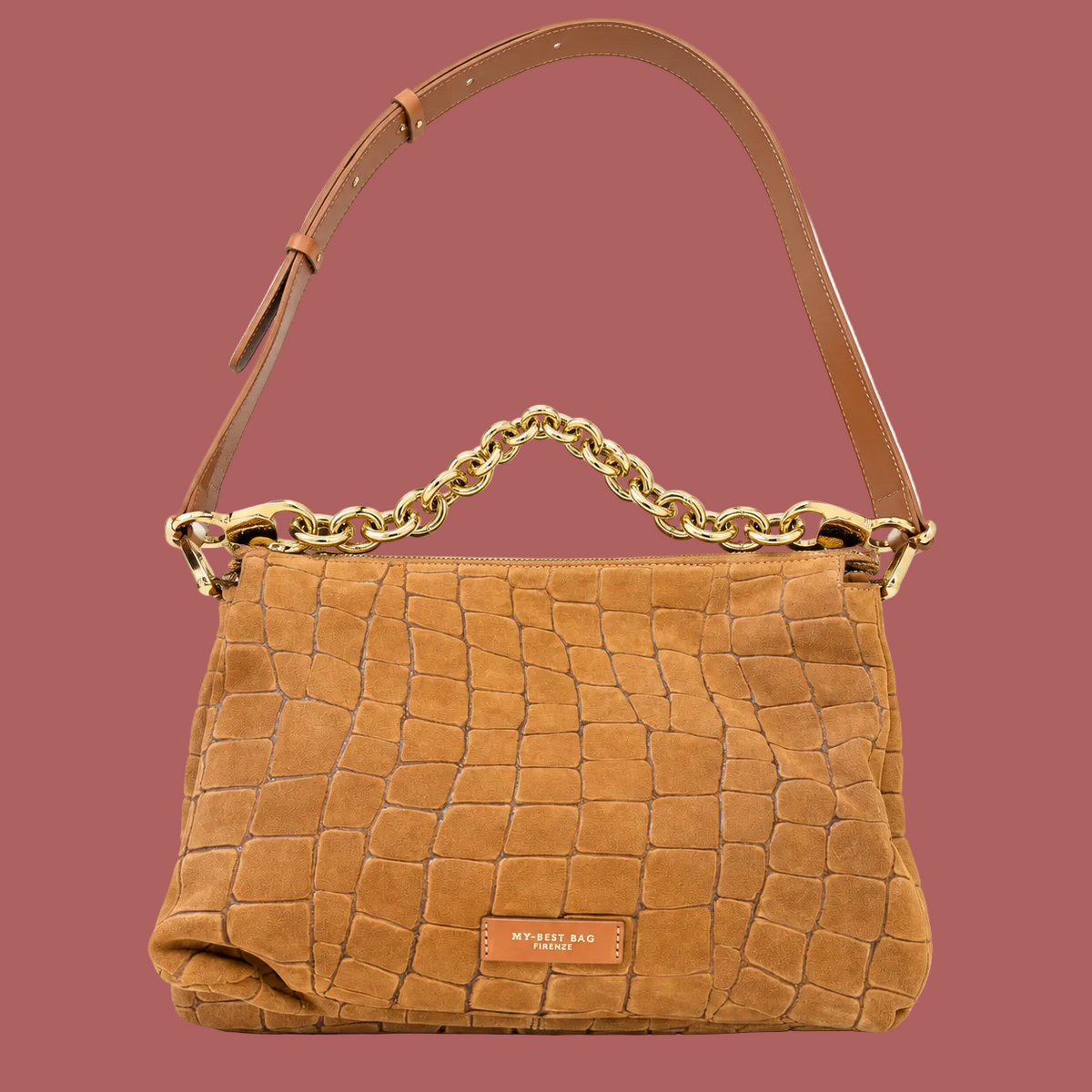 Borsa a spalla cammello effetto coccodrillo, fronte con targhetta, catena dorata e tracolla in tinta