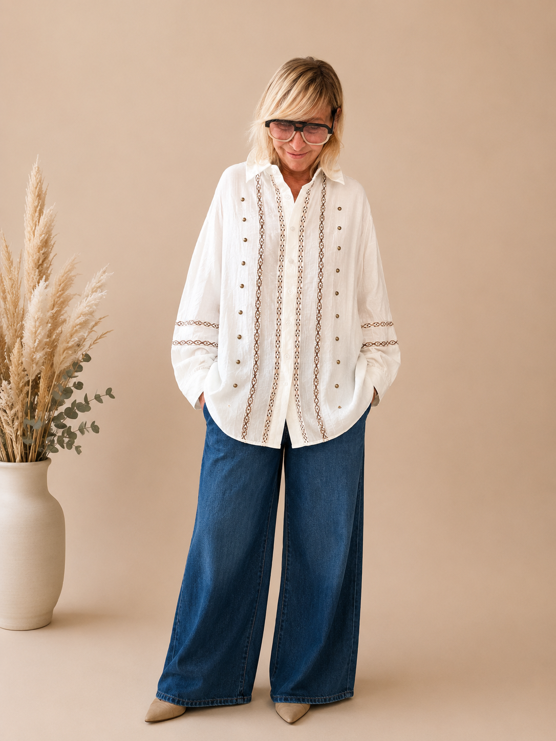 Camicia Oversize Bianca Crinkle Borchie Bronzo Nastri Ricamati