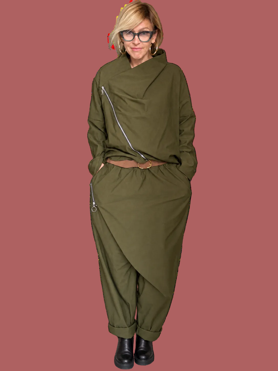 Pantalone over con drappeggio e zip diagonale