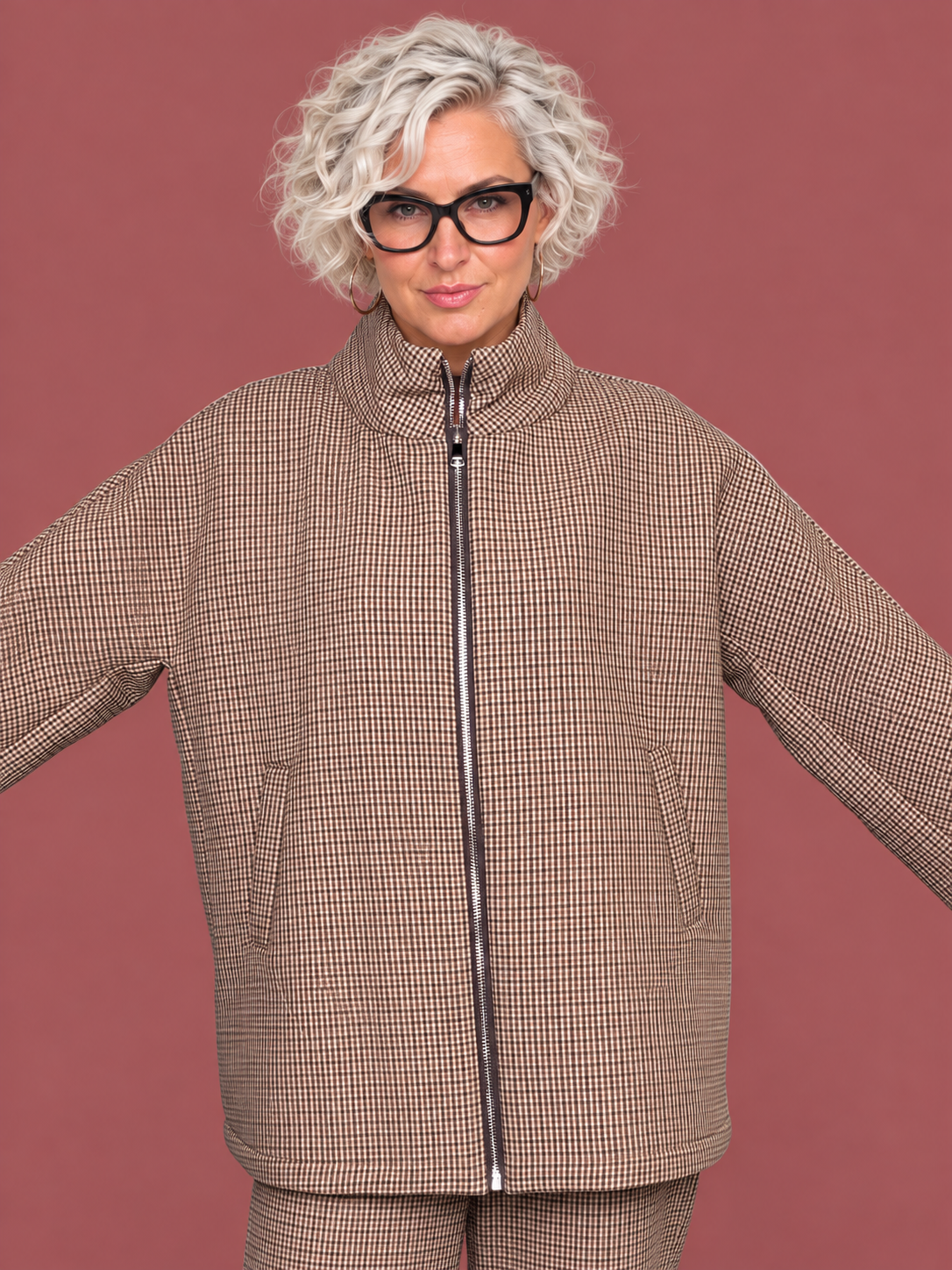 Giacca in neoprene accoppiato con collo alto e zip