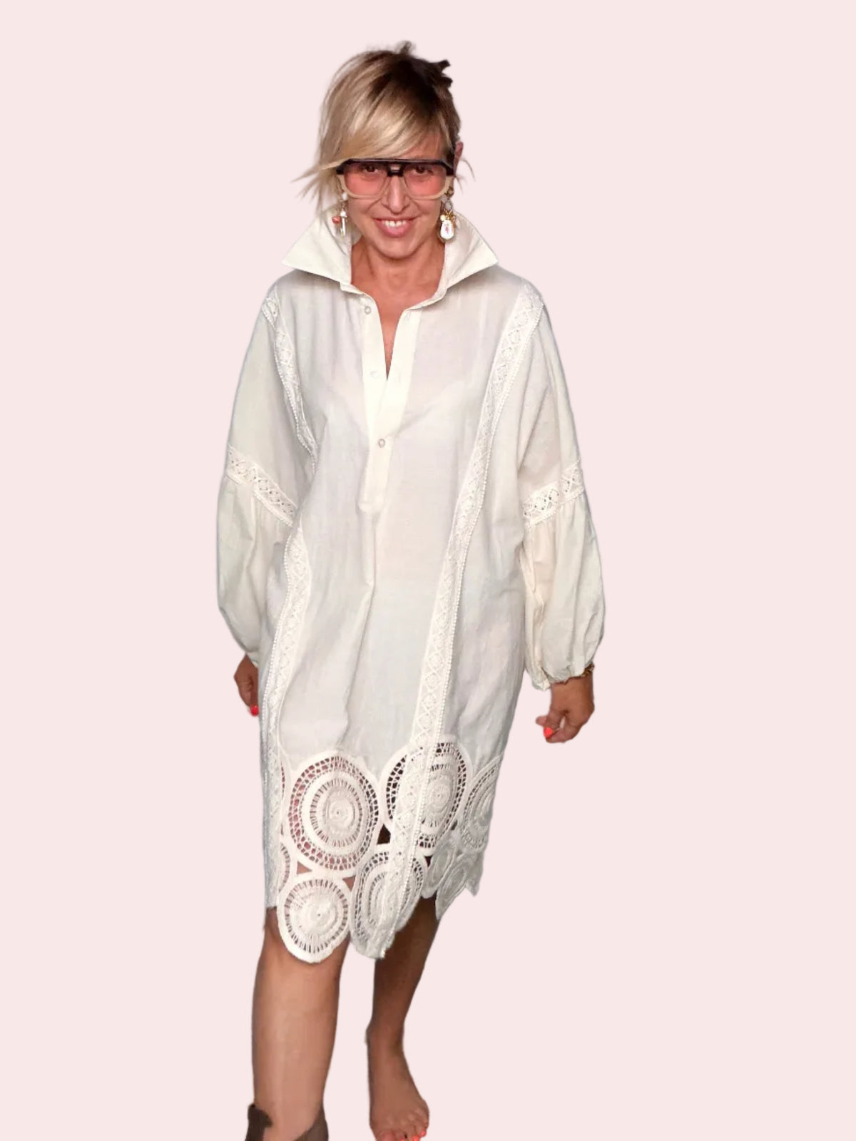 Abito Chemisier Oversize Bianco Panna con Bordo Pizzo Crochet e Maniche a Palloncino (Copia)