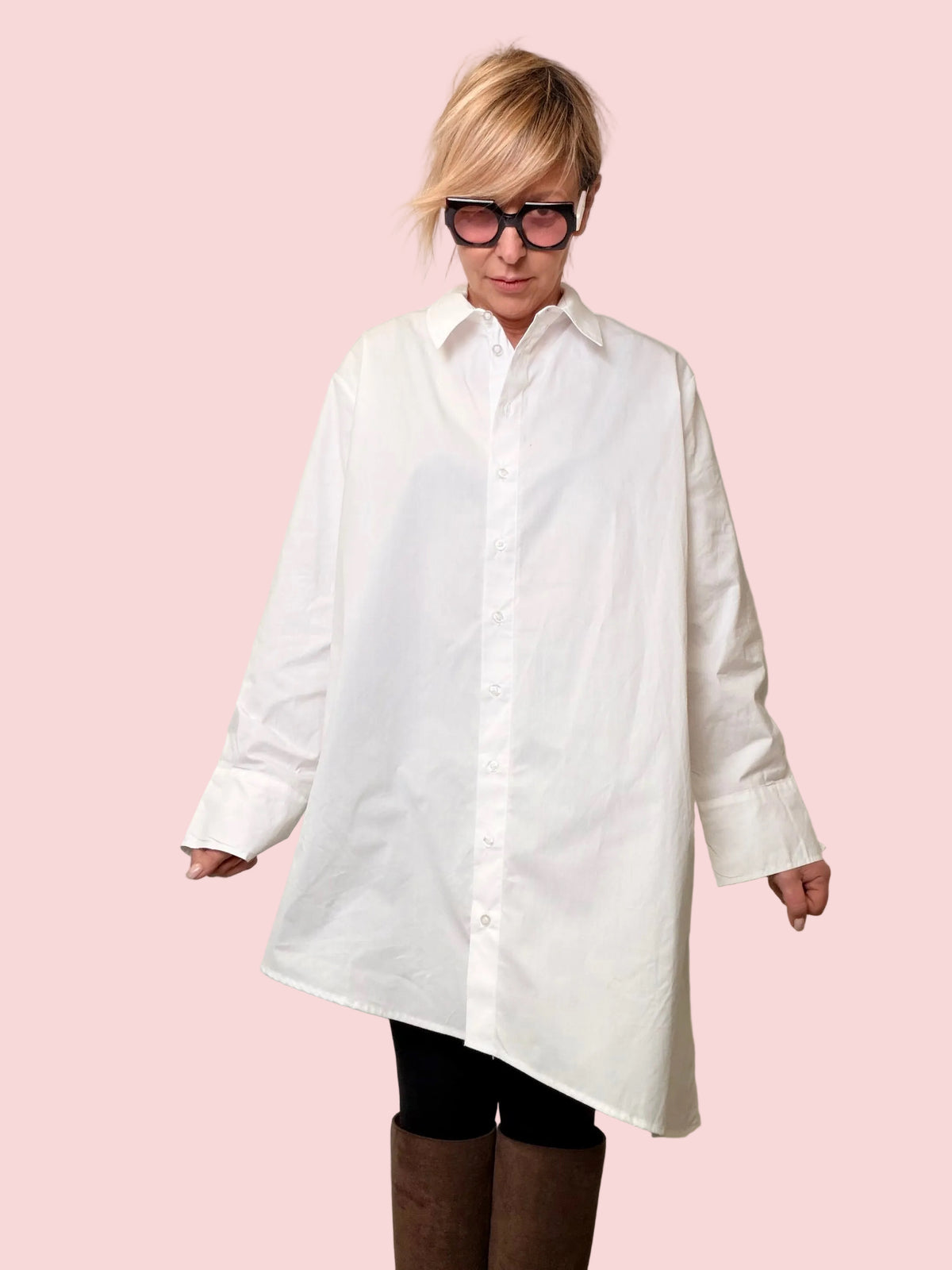 Camicia asimmetrica over – minimal ma con carattere
