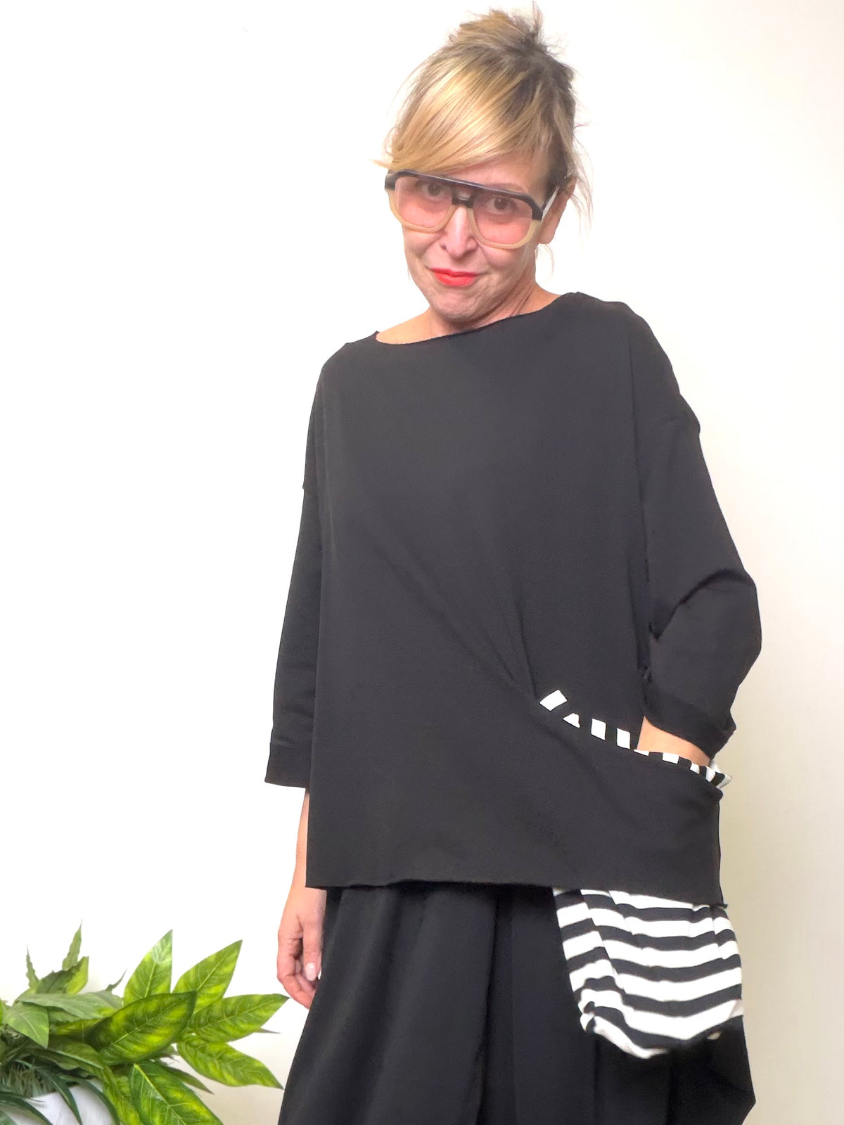 Felpa oversize nera con girocollo