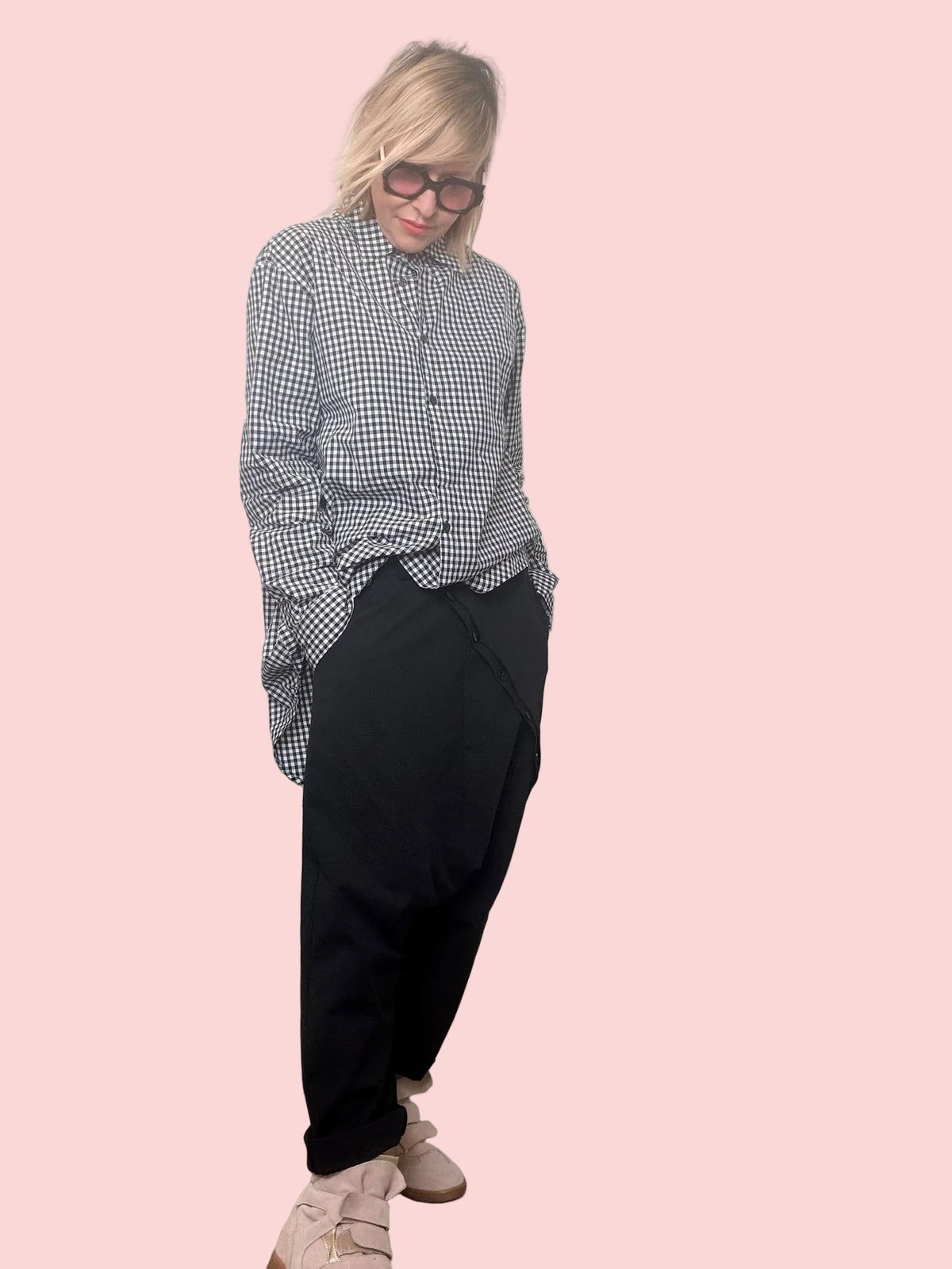 Pantalone turca con applicazioni bottoni