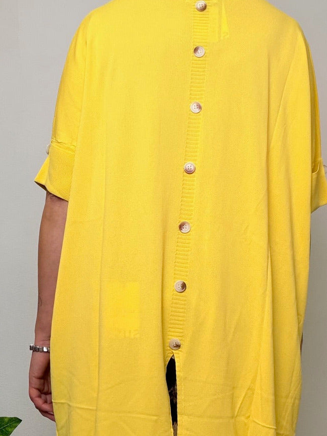Maglia oversize con bottono dietro