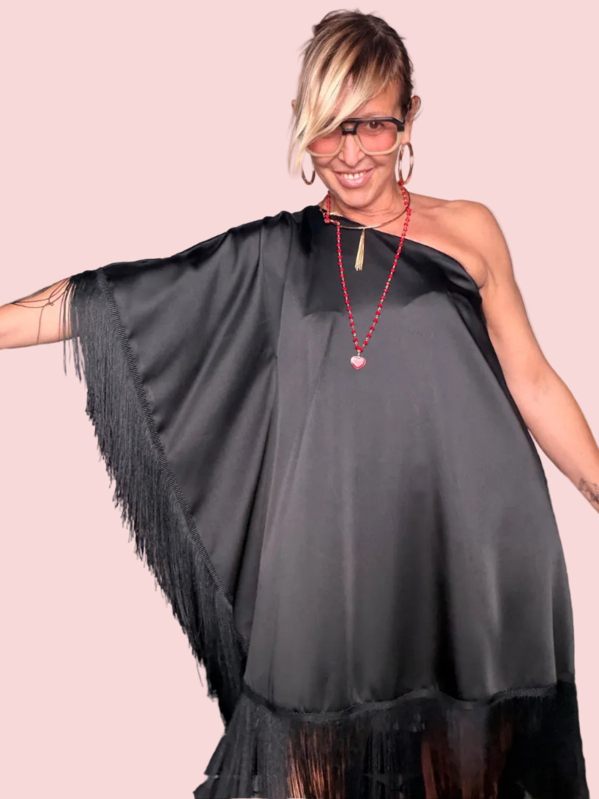 Abito Monospalla in Raso Nero con Frange – Glamour Anni '20 (Copia)