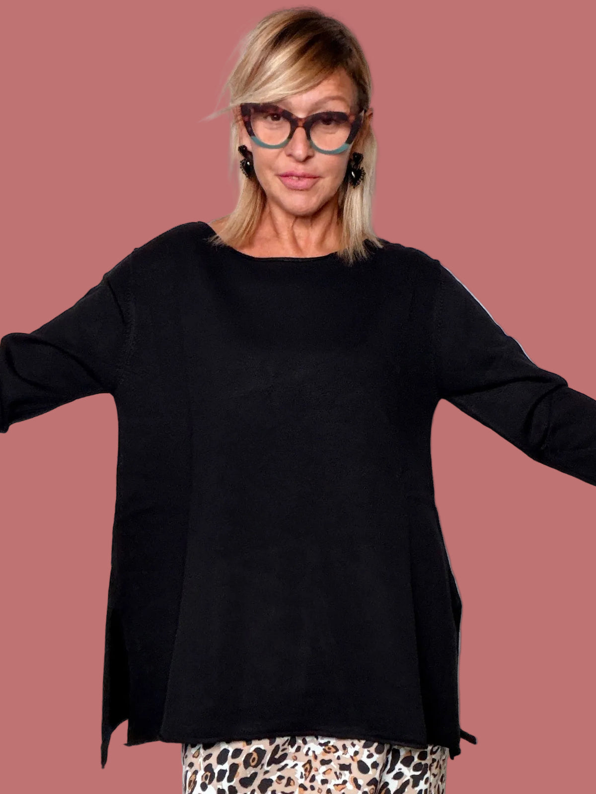Maglia oversize con spacchi laterali e maniche lunghe