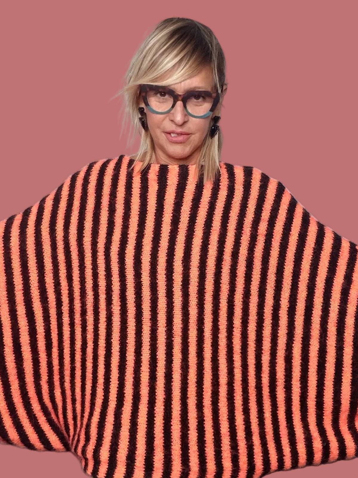 Maglia over a righe con maniche a pipistrello
