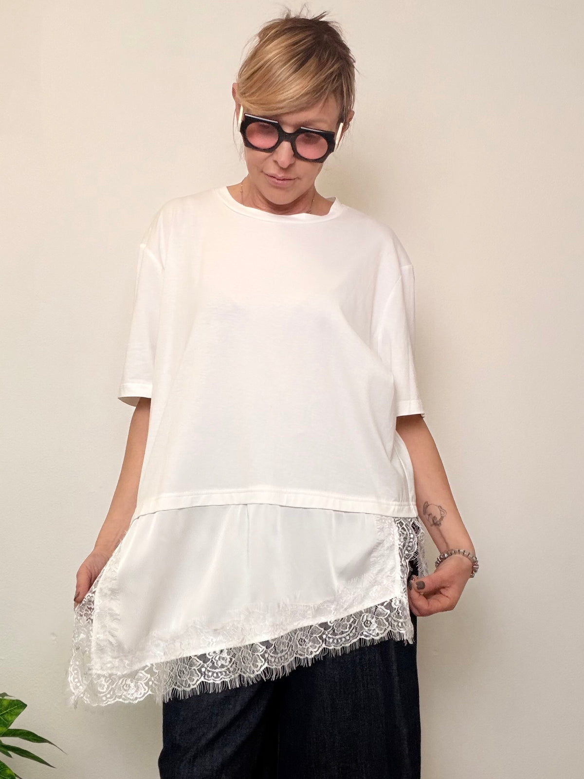 T-Shirt Doppio Strato con Pizzo