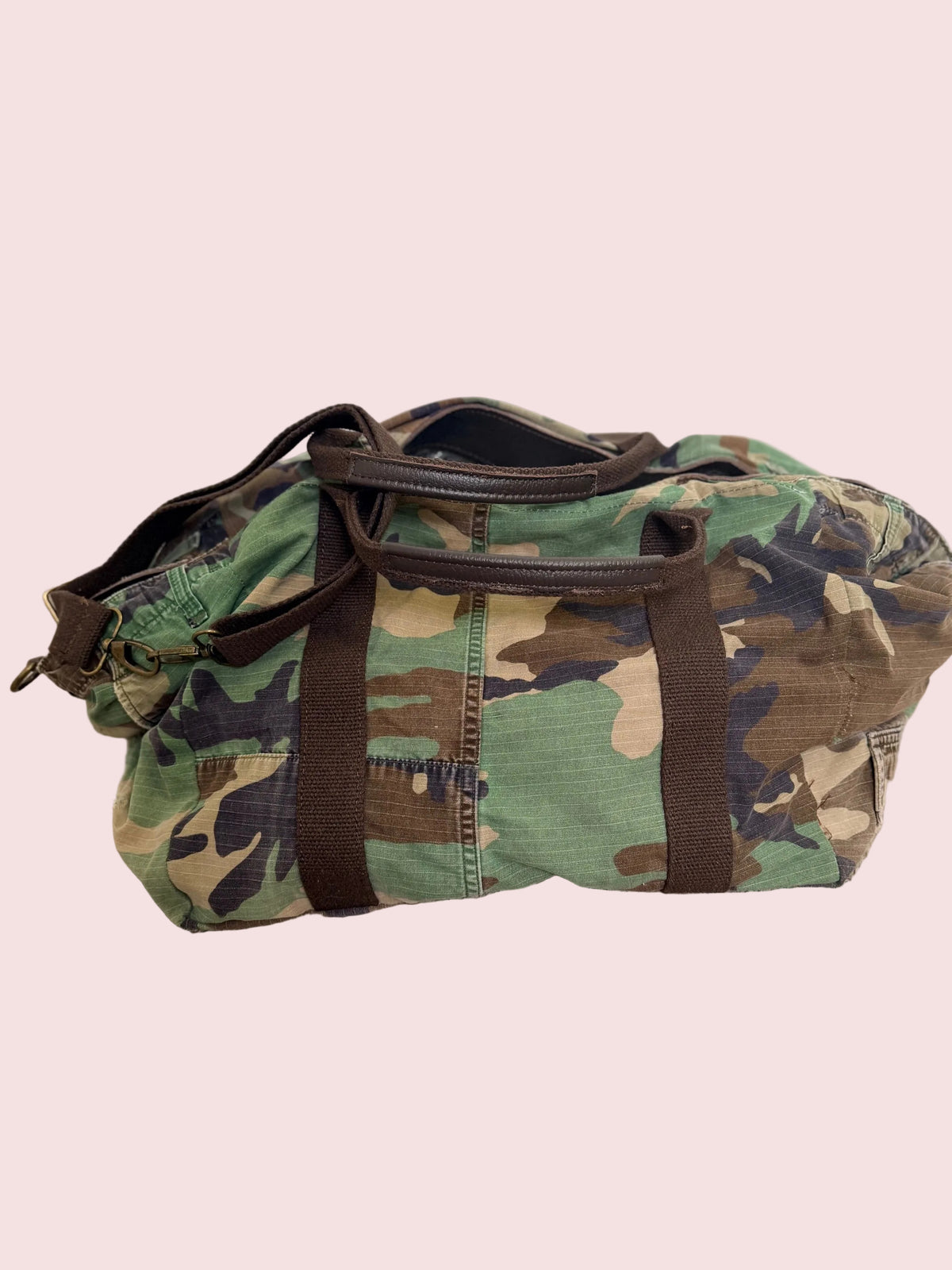 Borsa Bauletto Camouflage Militare con Dettagli Pelle Marrone