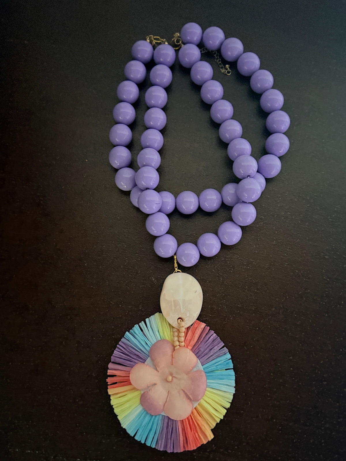 Collana Perle Lilla con Pendente Fiore e Nappine Multicolor