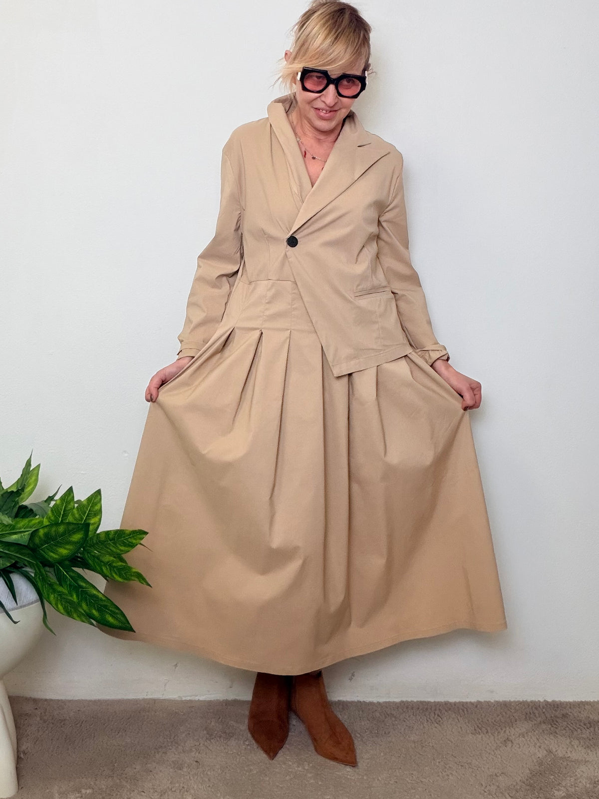 Abito sartoriale giacca e gonna pieghe