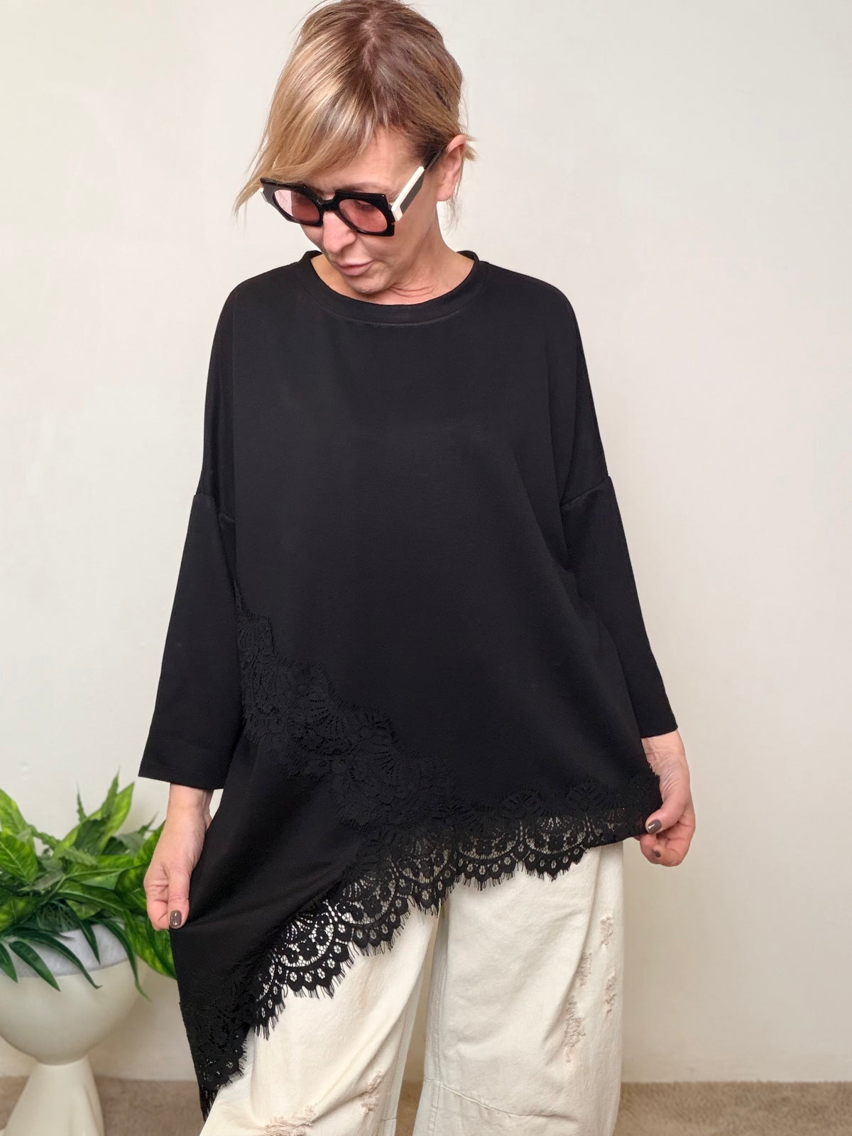 Felpa oversize con pizzo asimmetrico