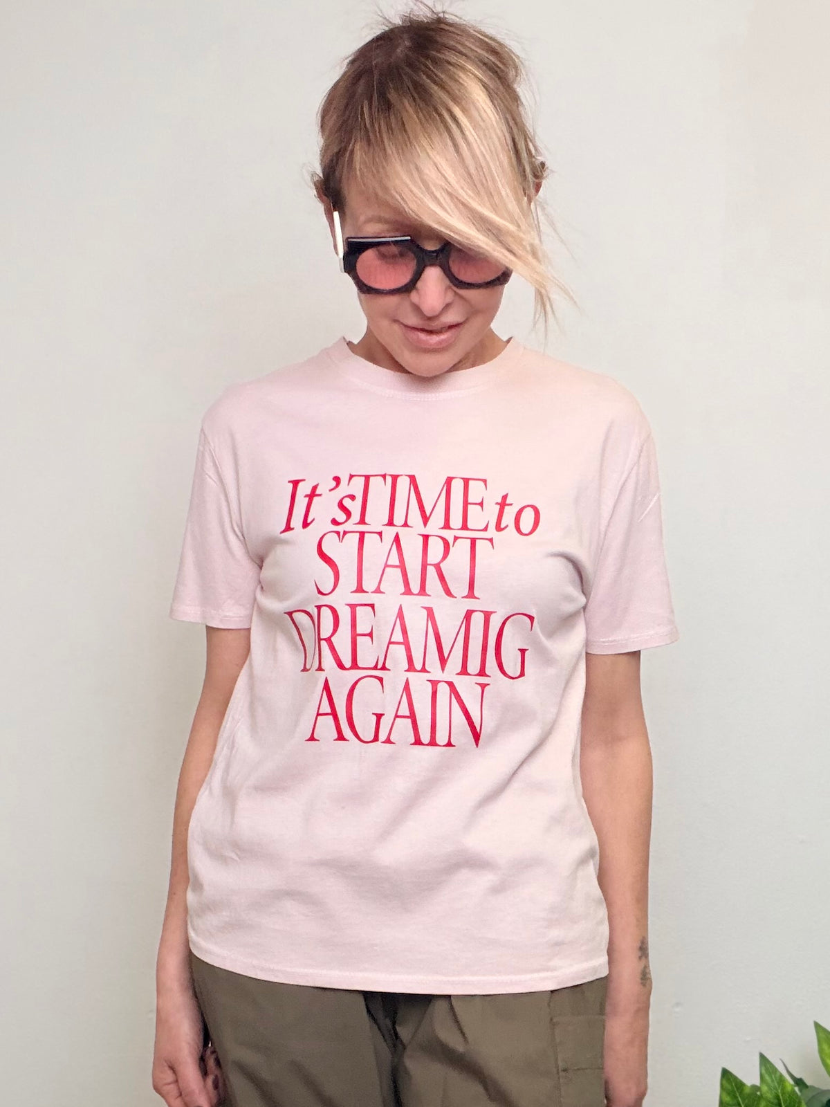 T-shirt rosa stampa Time to Start Dreaming Again