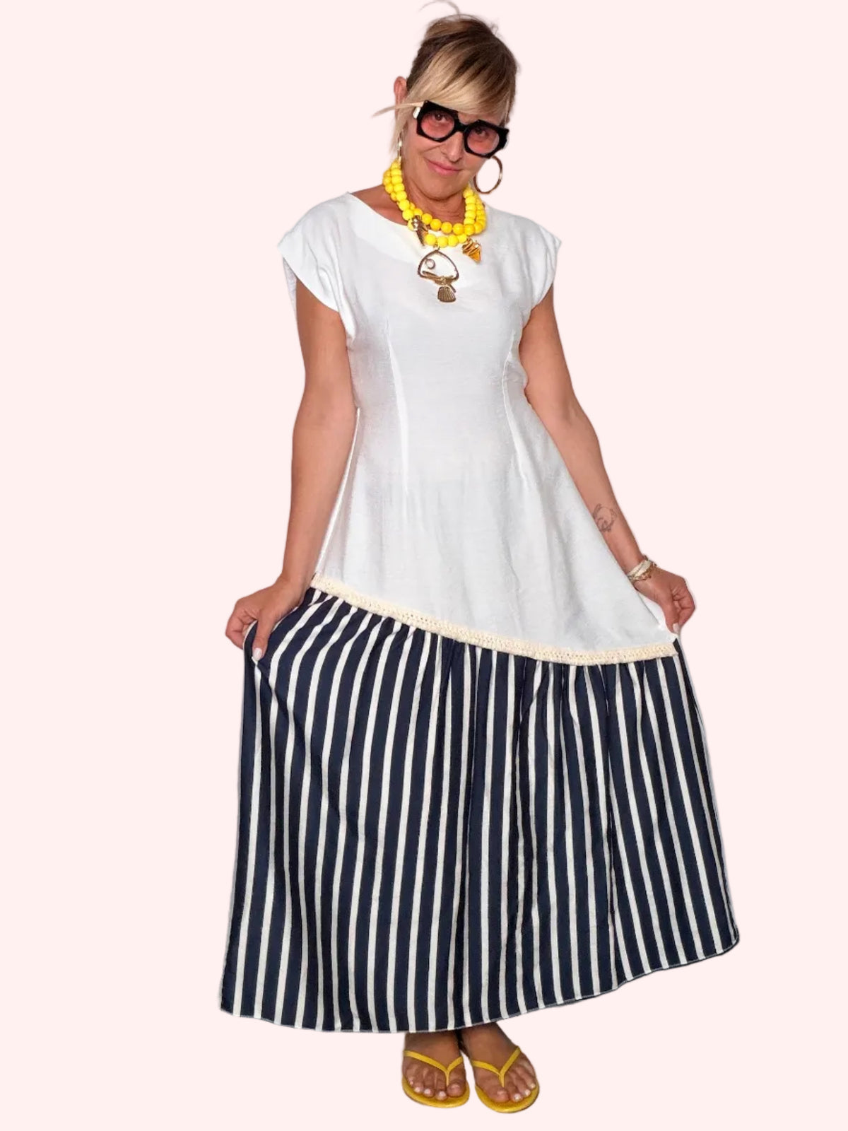 Abito Maxi Bicolore a Righe con Inserto in crochet