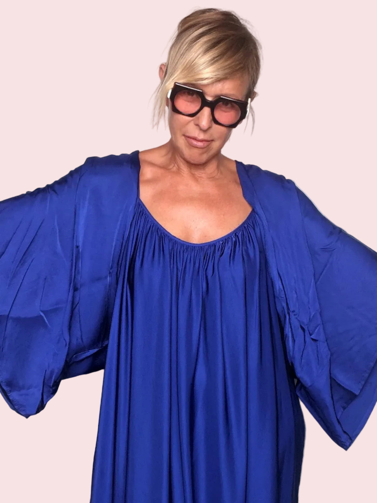 Coprispalle Kimono Maxi in Raso — Blu / Ocra / Nero