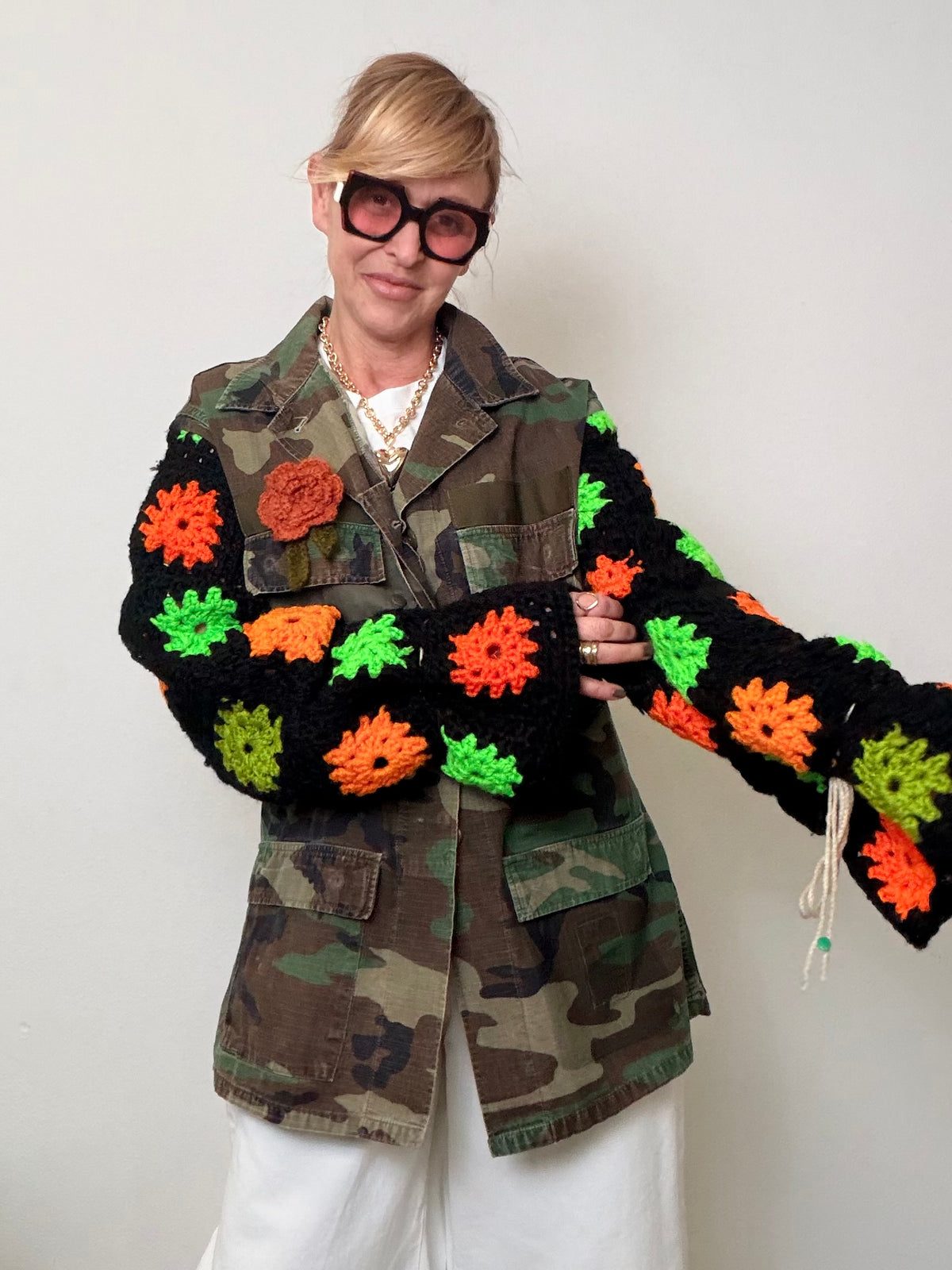 Giacca Militare Camouflage con Maniche Granny Square Uncinetto