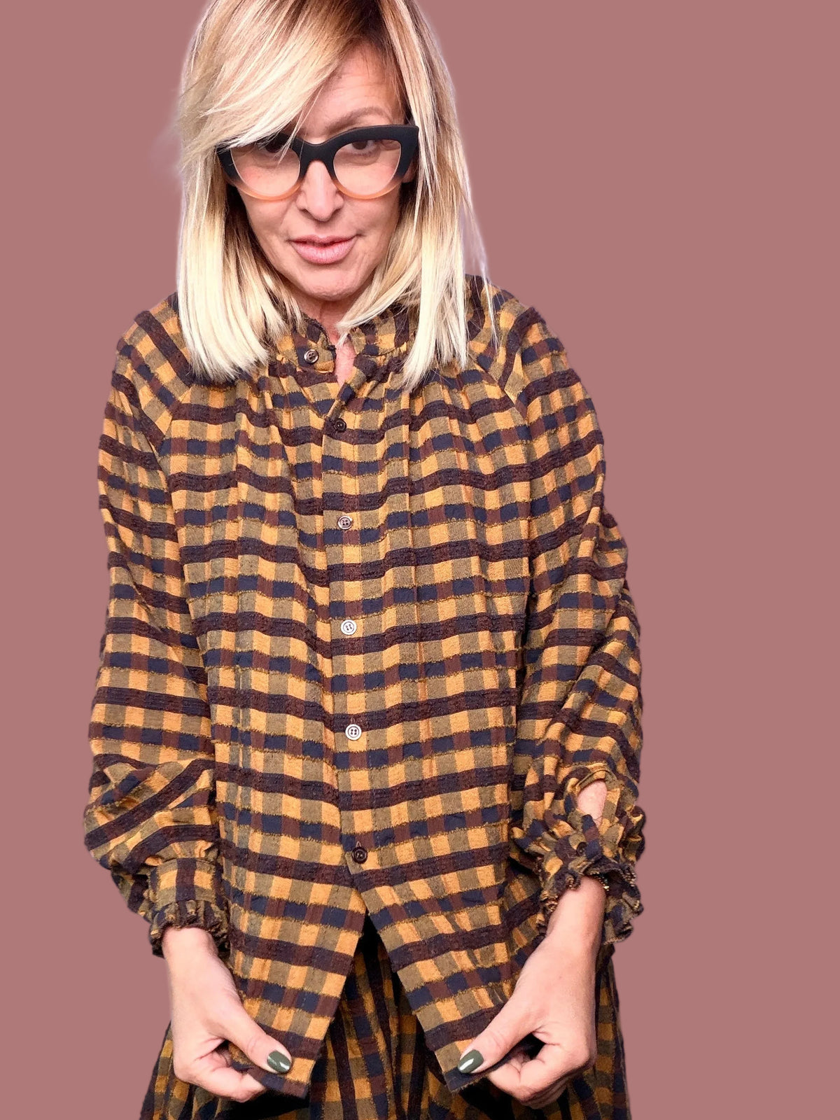 Camicia a quadri con collo arricciato e maniche ampie Female