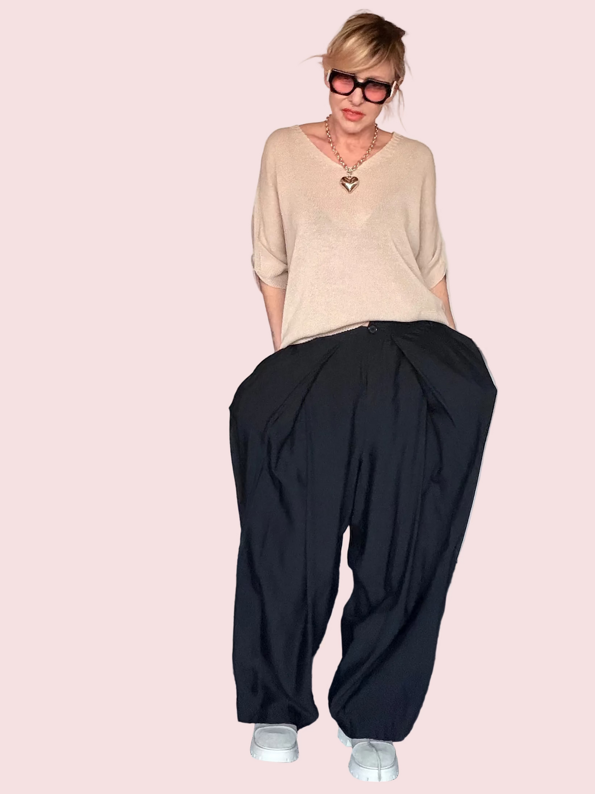 Pantalone con Pences e Drappeggio Frontale