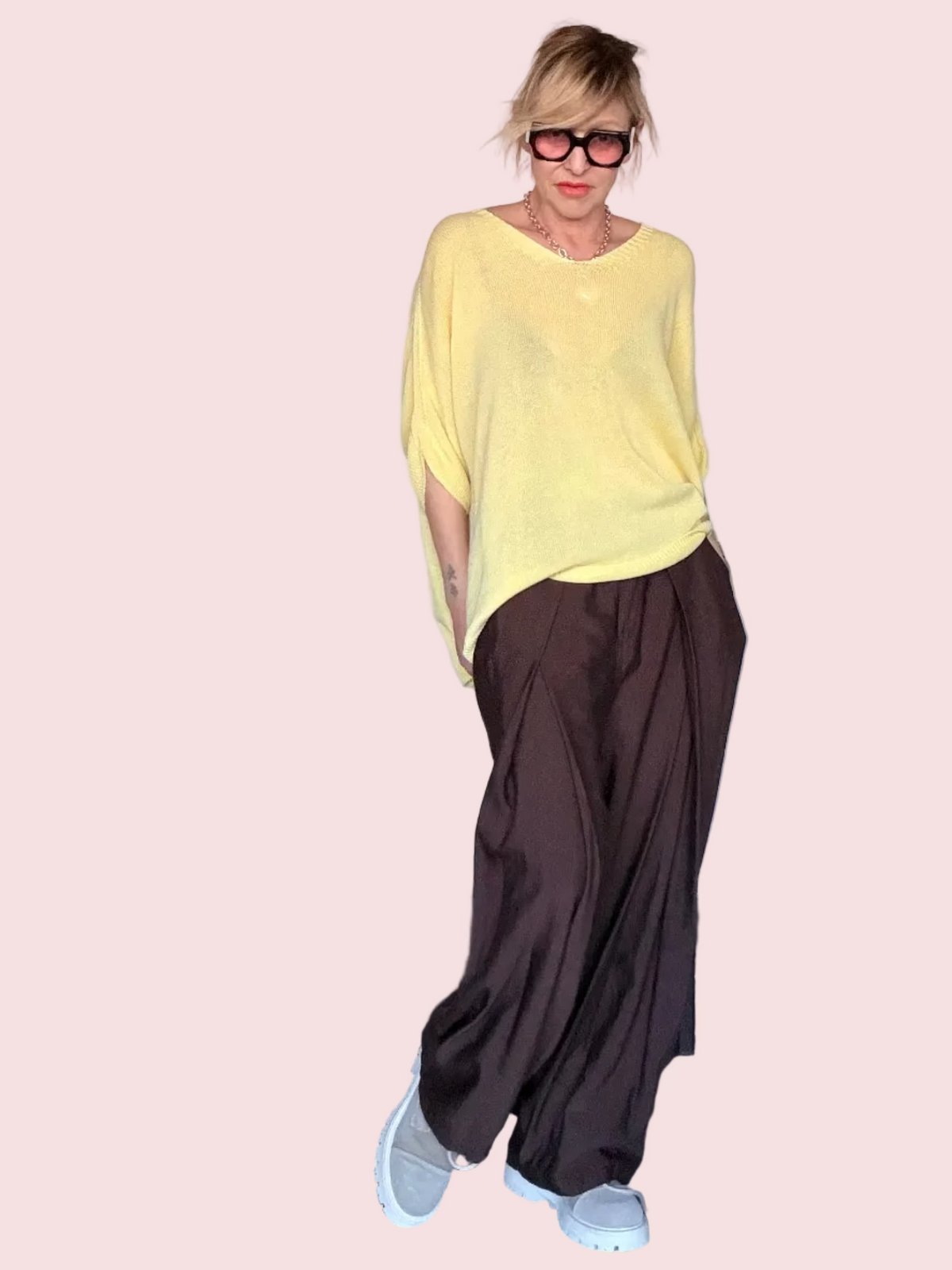 Pantalone con Pences e Drappeggio Frontale