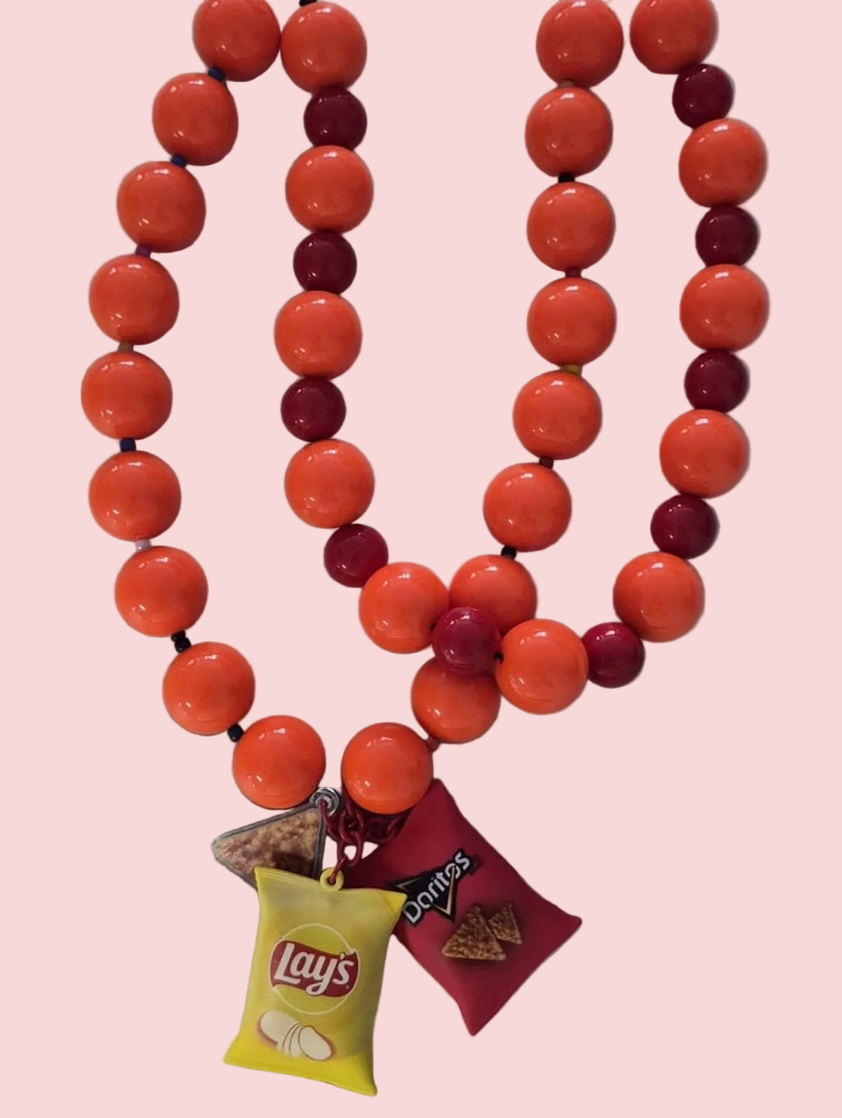 Collana Maxi Perle Arancio con Ciondoli Snack Lay's e Doritos