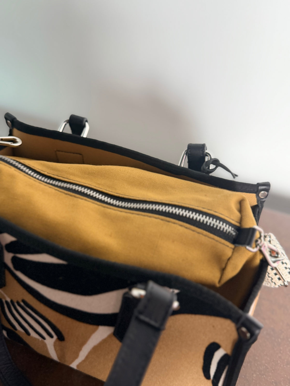 B. Florence Bag — Boston Bag con Print Astratto