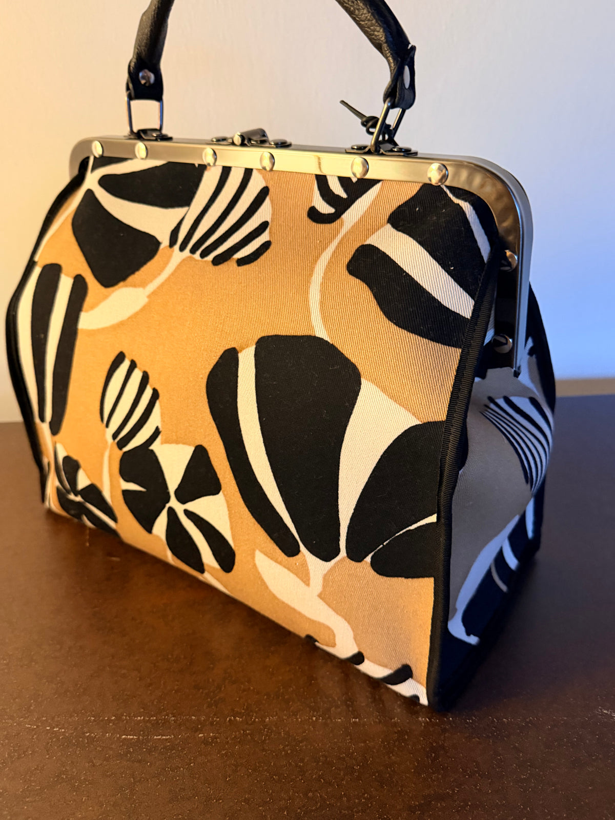 B. Florence Bag — Doctor Bag Canvas Floreale Cammello e Nero