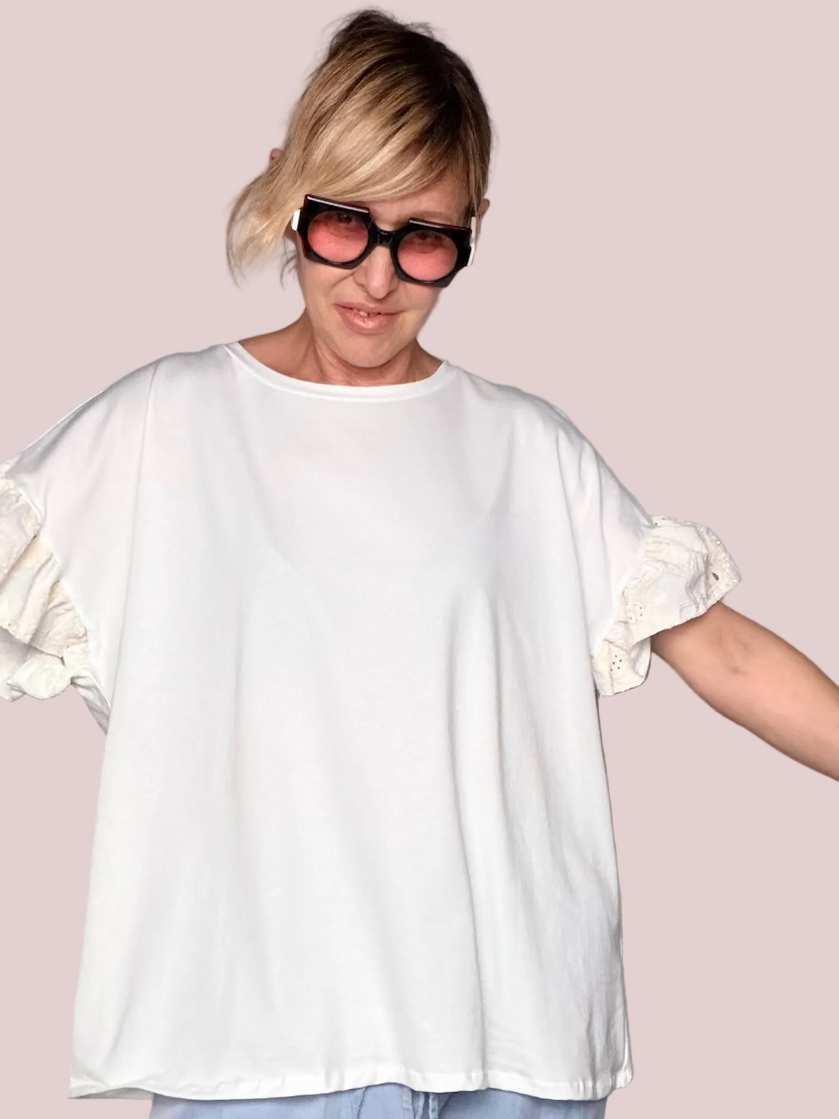 T-Shirt Oversize con Maniche a Volant in Pizzo