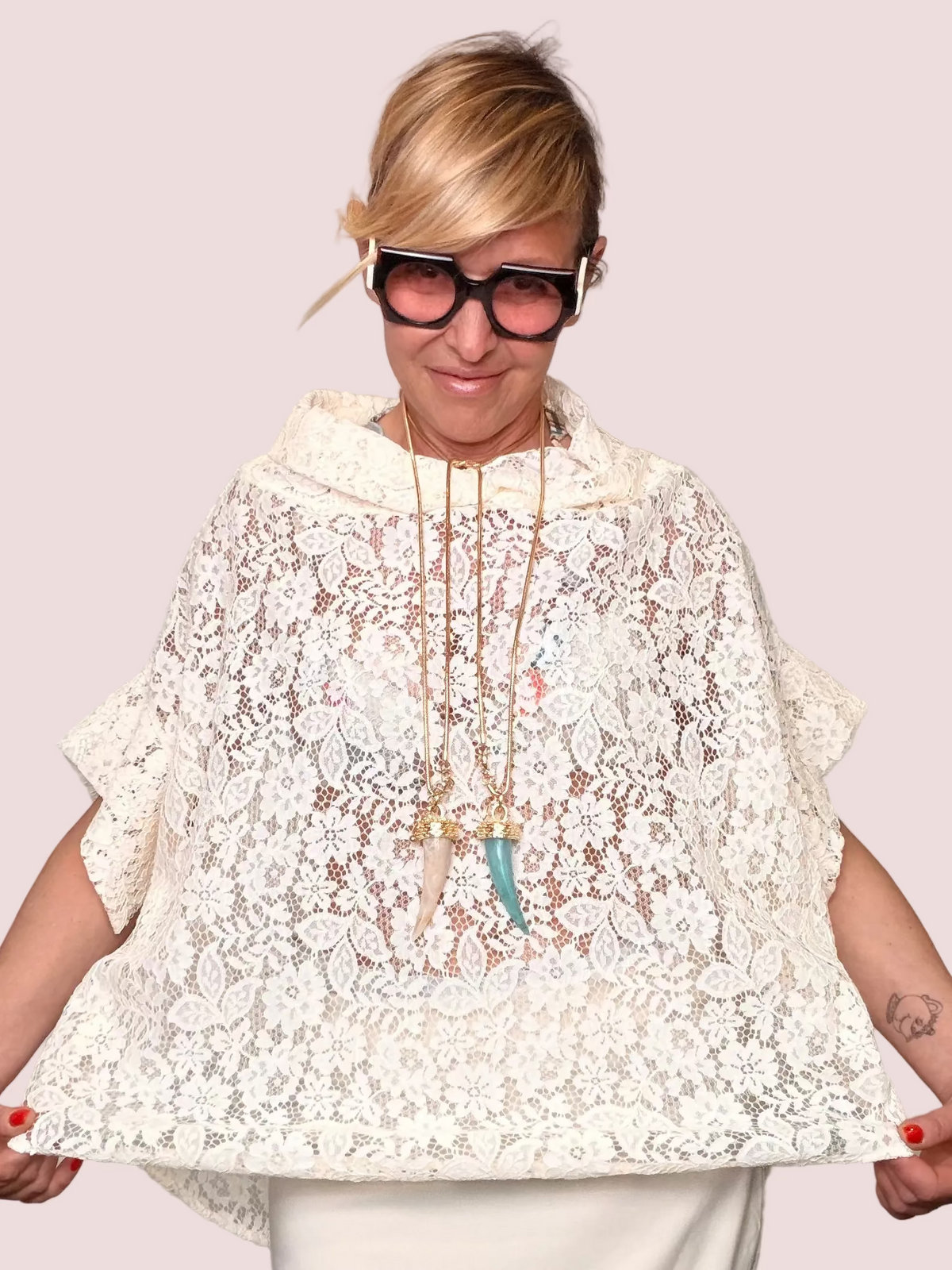 Maglia Oversize in Pizzo Avorio con Collo Cratere