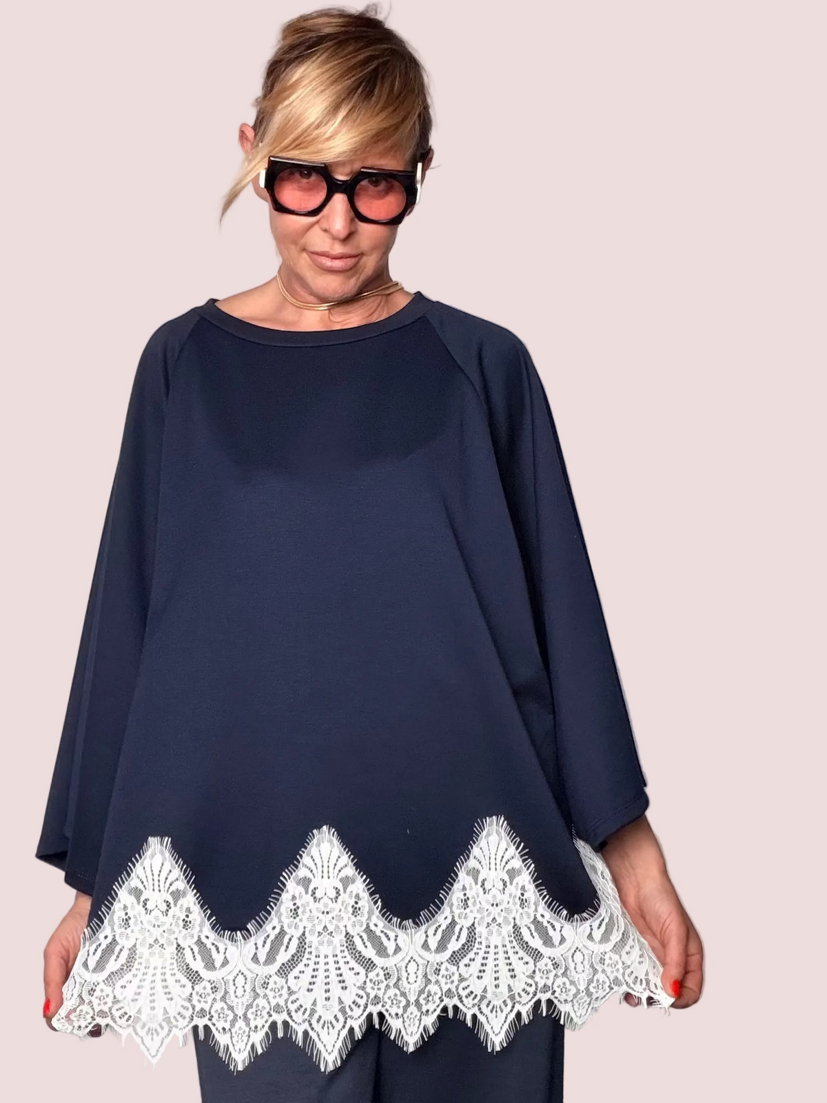 Felpa Oversize con Balza in Pizzo e Maniche a Campana