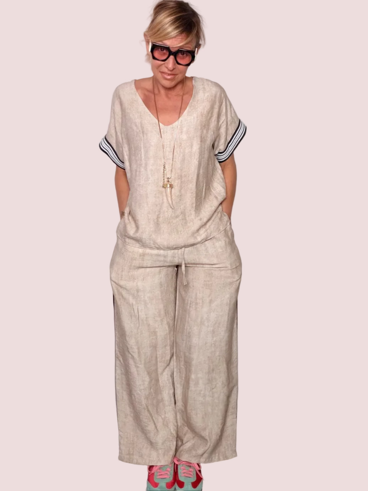 Coordinato Due Pezzi – Top & Pantalone con Bande