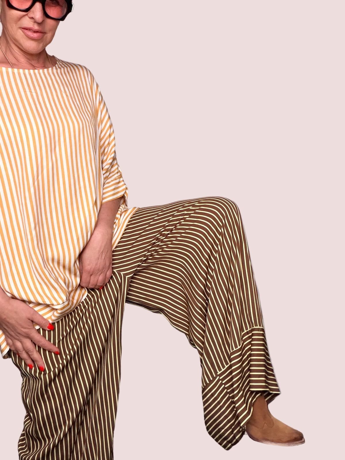 Pantalone Wide Leg a Righe in Viscosa con Coulisse — Marrone/Panna