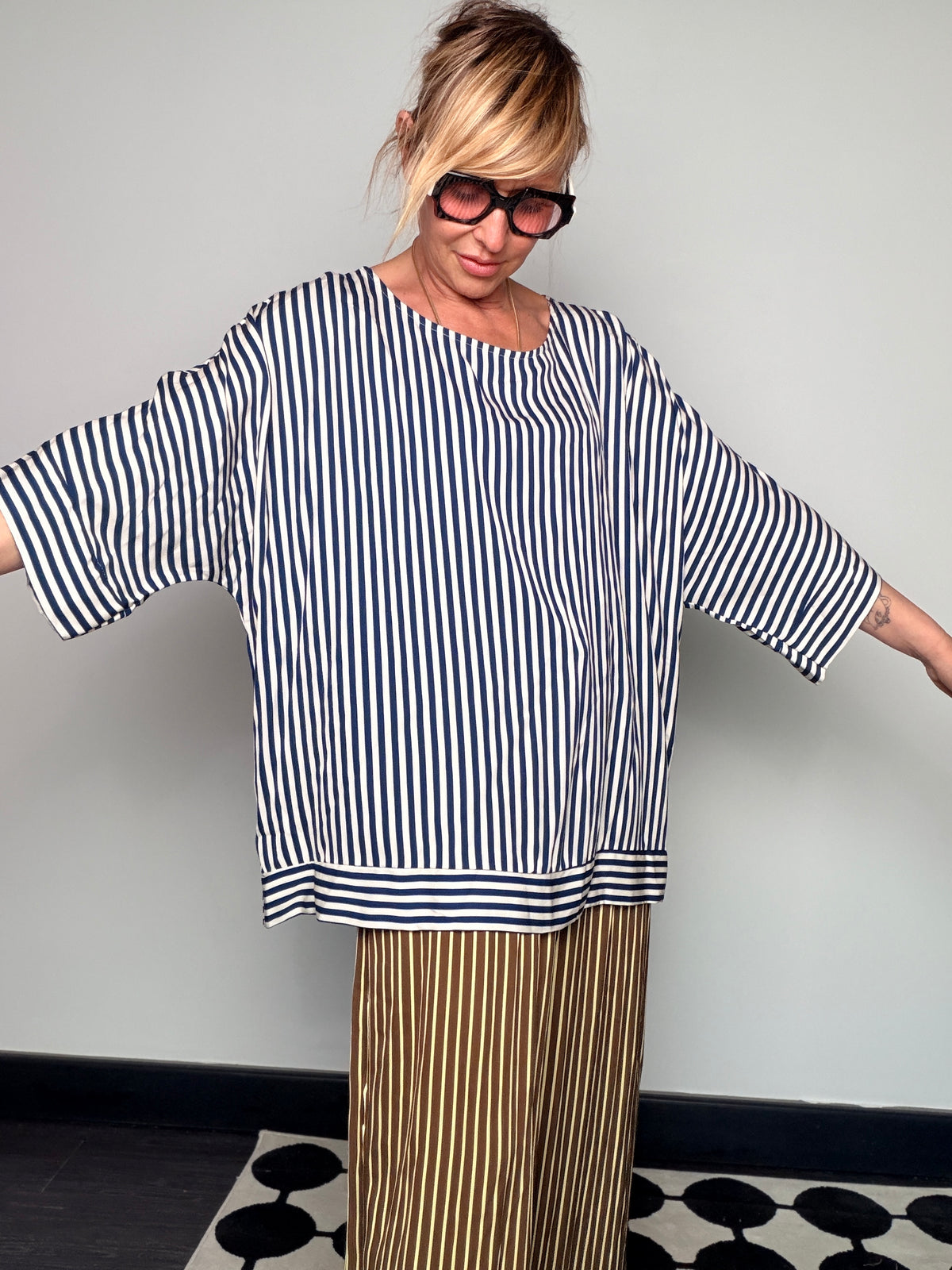 Maglia Maxi a Righe in Viscosa — Silhouette Trapezoidale Oversize