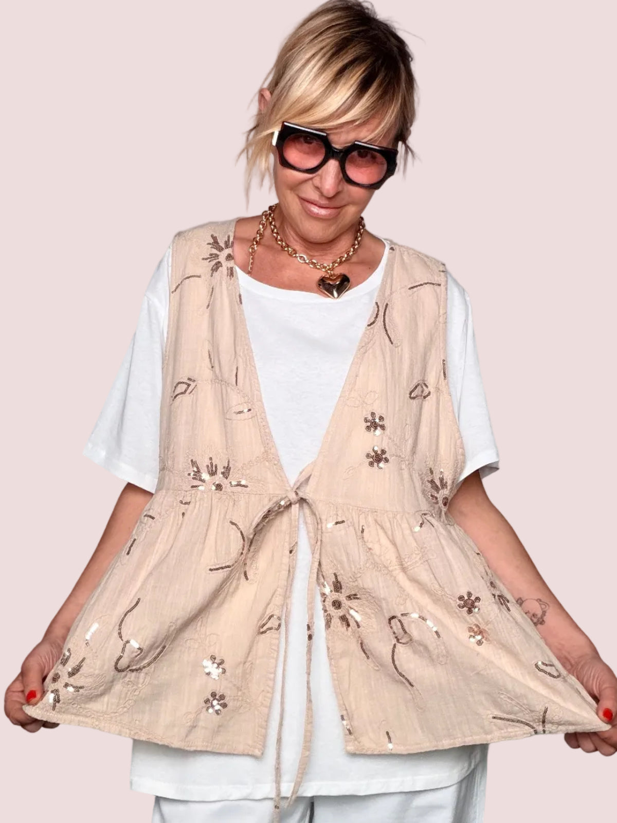 Set T-Shirt + Gilet con Paillettes e Ricami Floreali