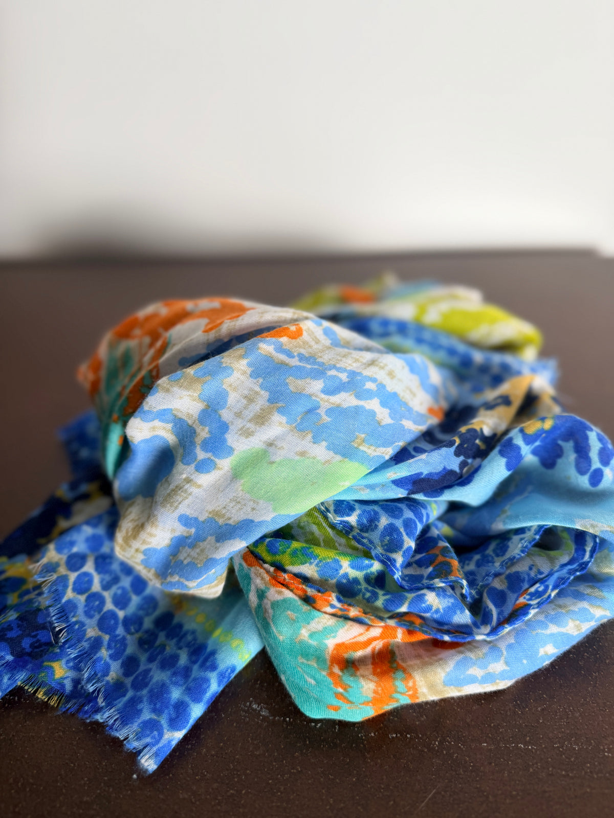 Foulard Stampa Astratta Blu Arancio Verde