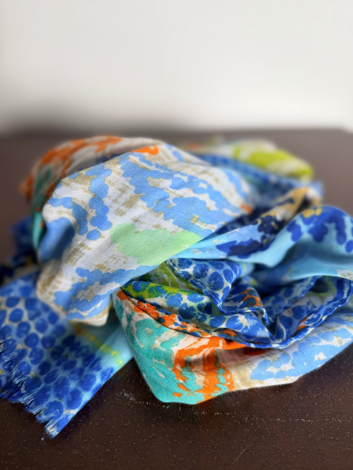 Foulard Stampa Astratta Blu Arancio Verde