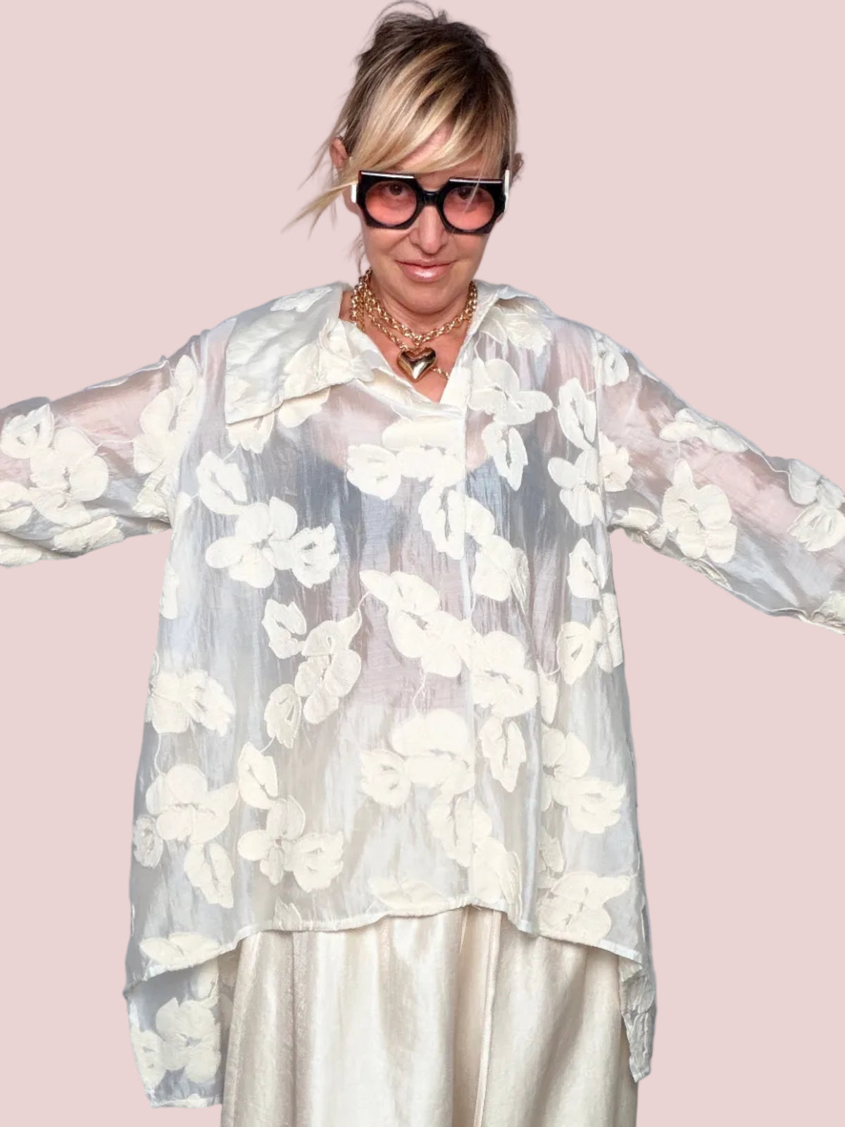 Camicia over in tessuto leggero con motivo floreale