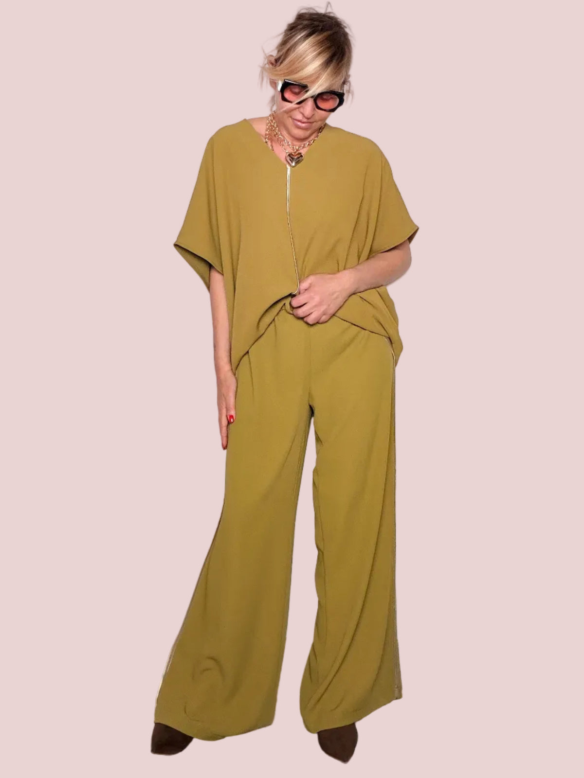 Pantalone palazzo con profili a contrasto