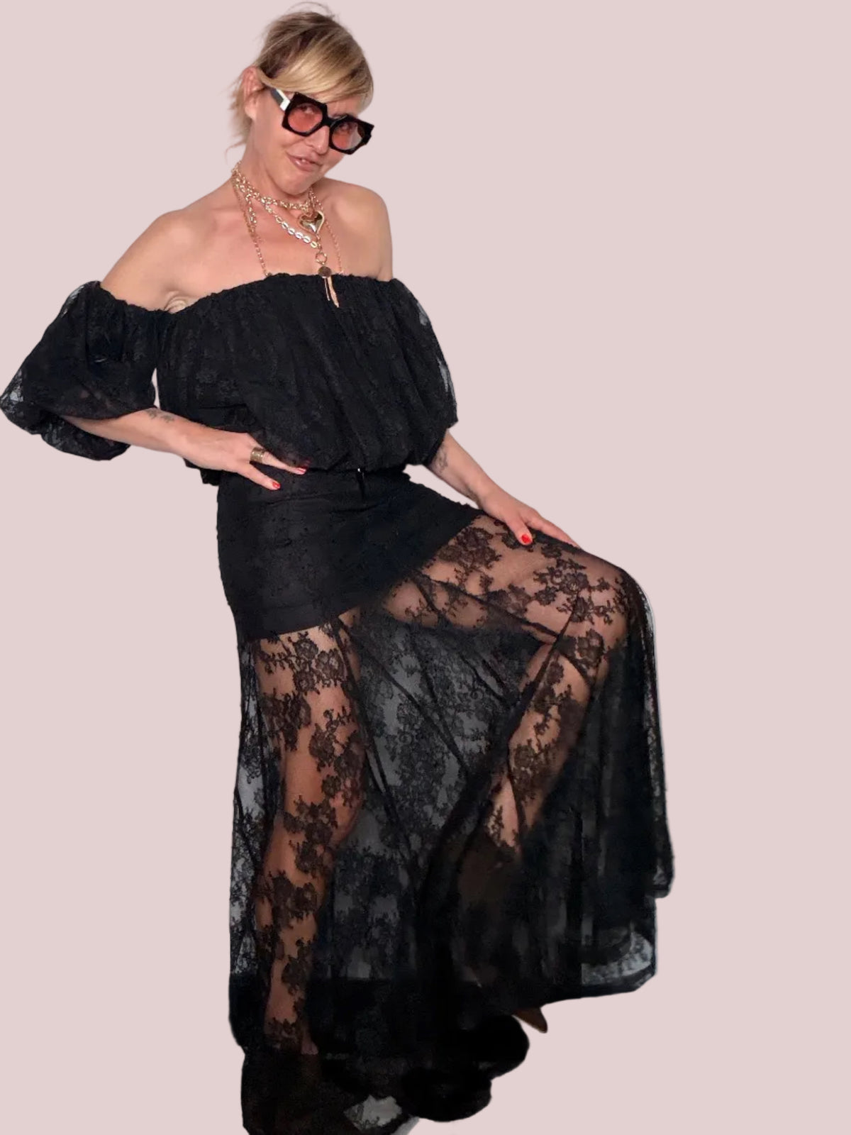 Gonna midi in pizzo floreale – giallo senape / nero