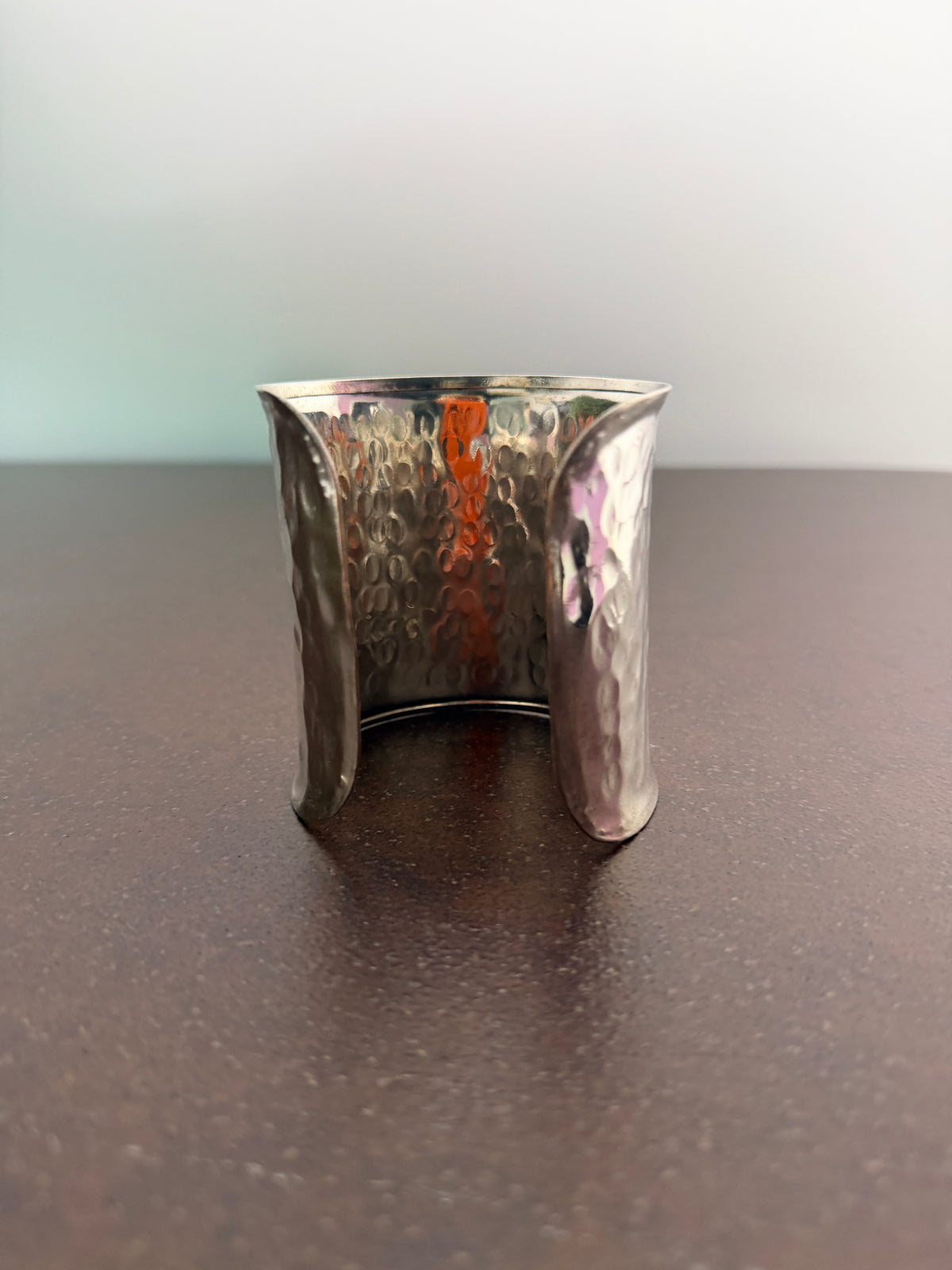 Bracciale schiava cuff martellato – argento scuro