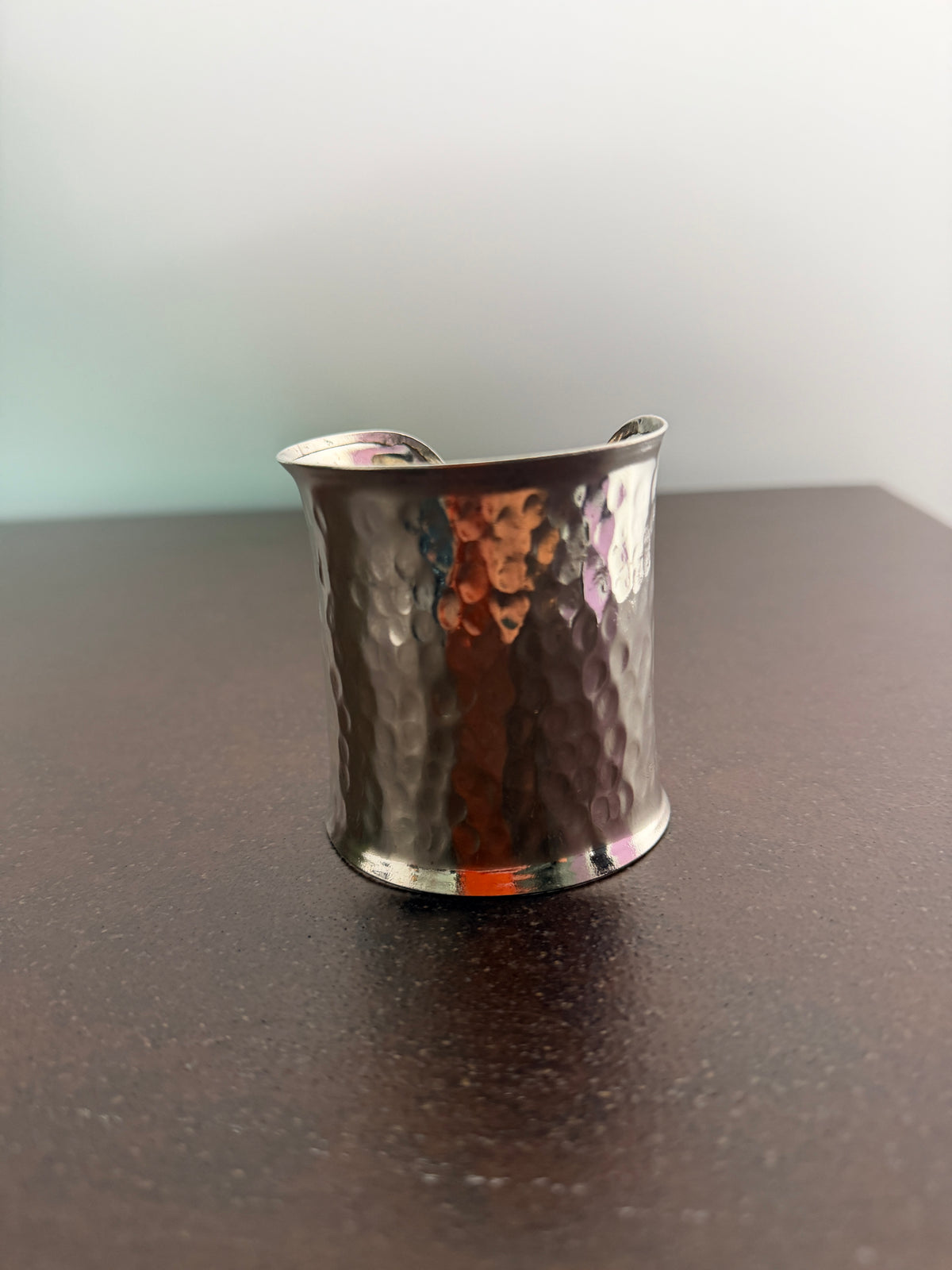 Bracciale schiava cuff martellato – argento scuro