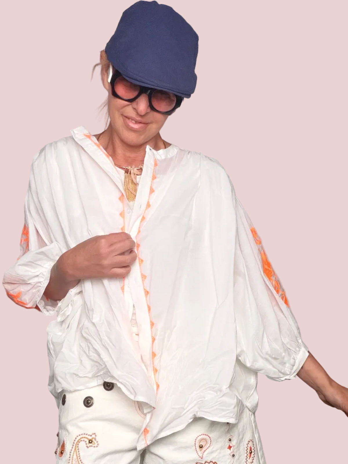 Camicia Oversize con Ricamo Floreale Neon sulle Maniche