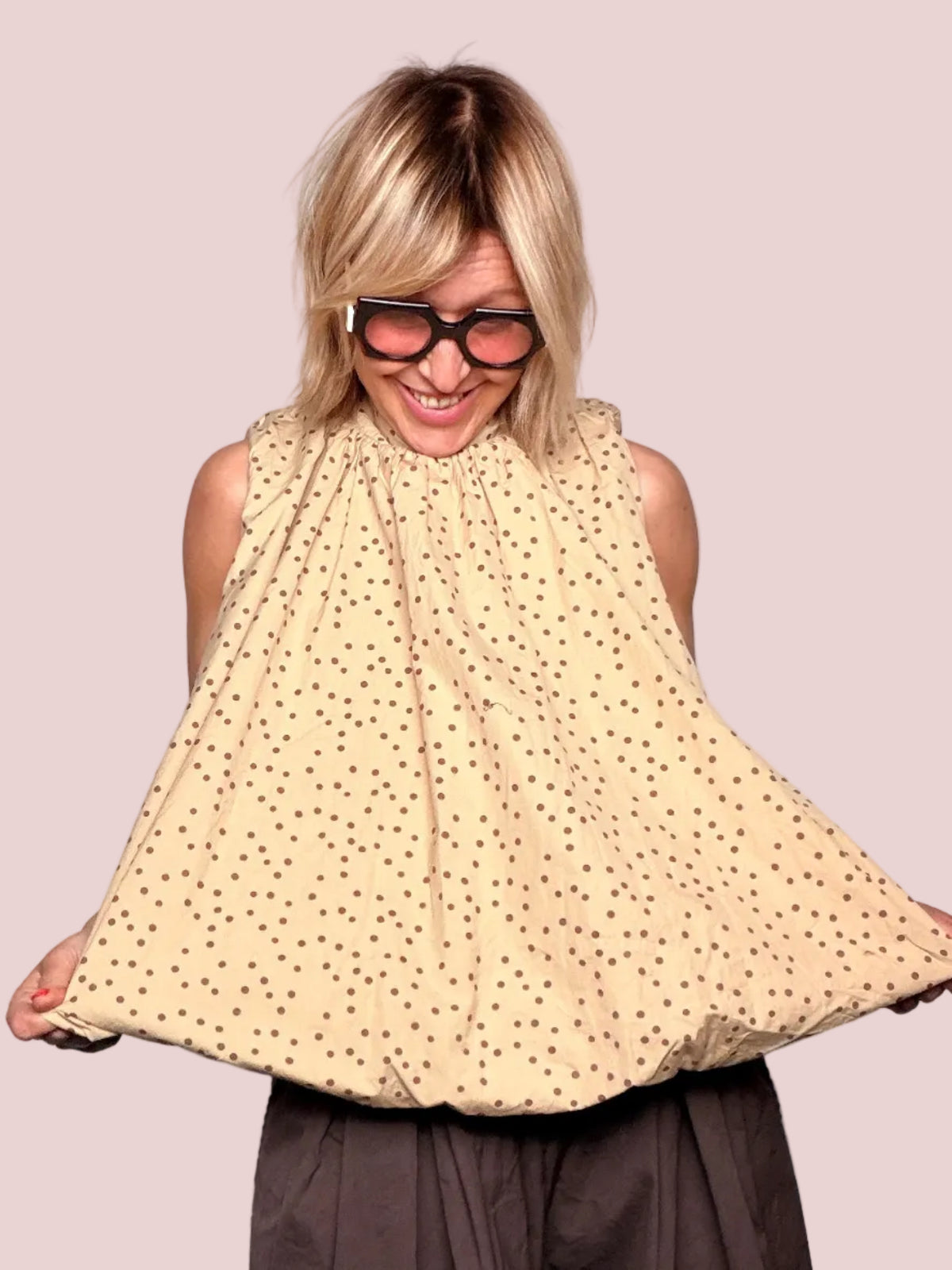 Blusa Pois Schiena Aperta con Fiocco