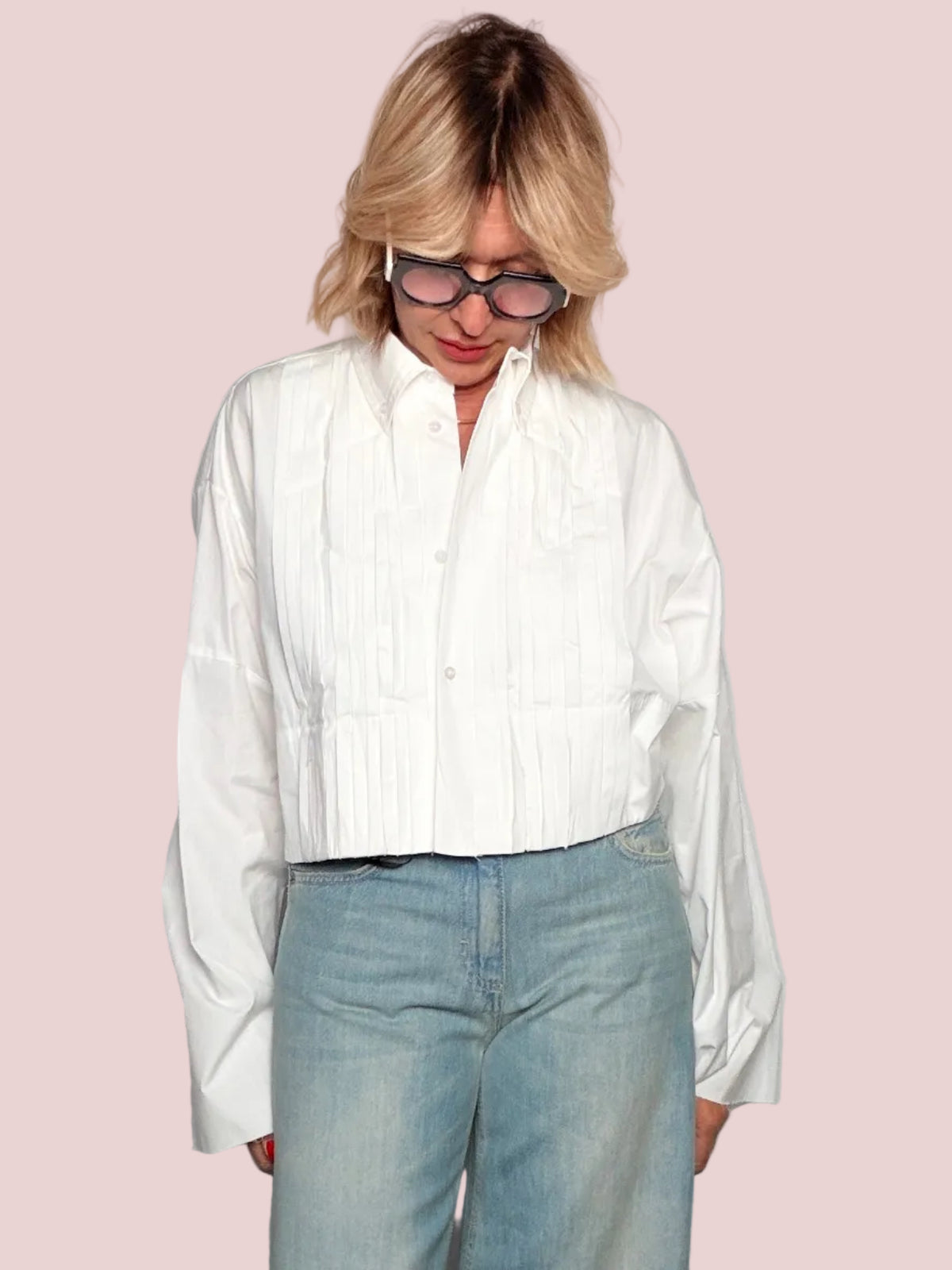 Camicia Crop Bianca – Maniche Kimono e Pince Frontali