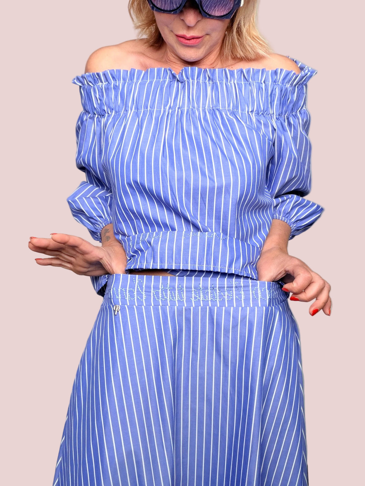 Gonna Maxi a Righe Blu – Cinturone Vita con Ricamo