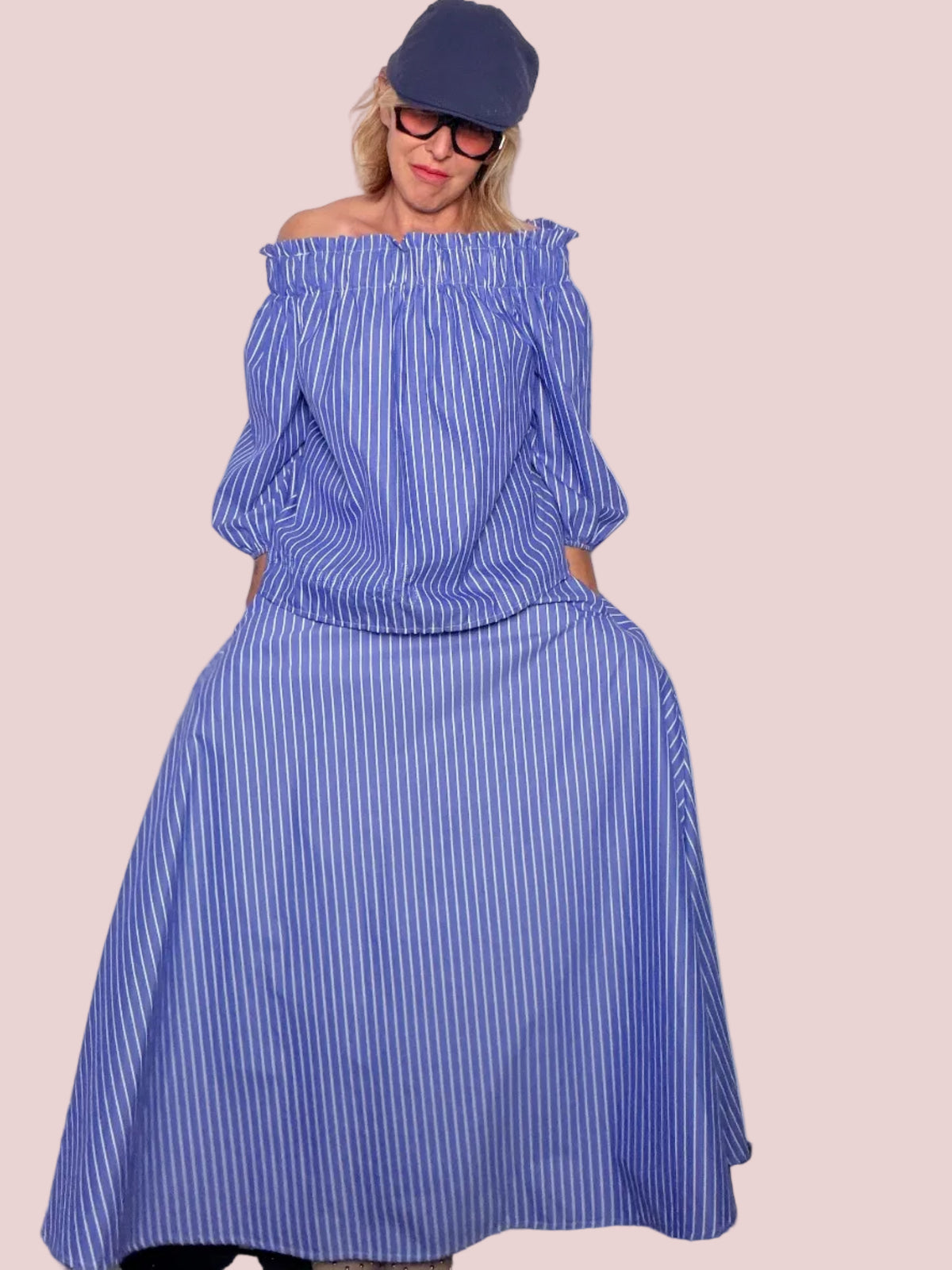 Gonna Maxi a Righe Blu – Cinturone Vita con Ricamo
