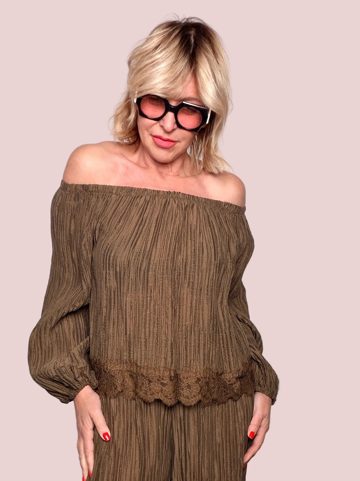 Top Off-Shoulder in Plissé con Lurex – Bordo in Pizzo
