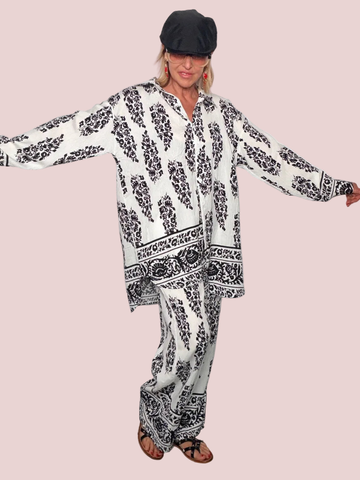 Completo Camicia e Pantalone in Rayon Stampa Barocca Bianco e Nero
