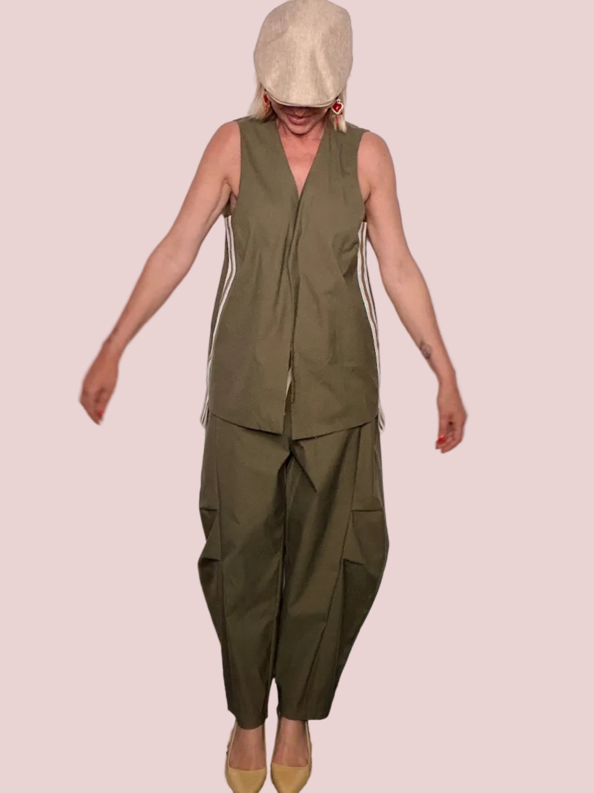 Pantalone Cargo in Cotone con Bande Laterali a Righe e Laccetto in Vita