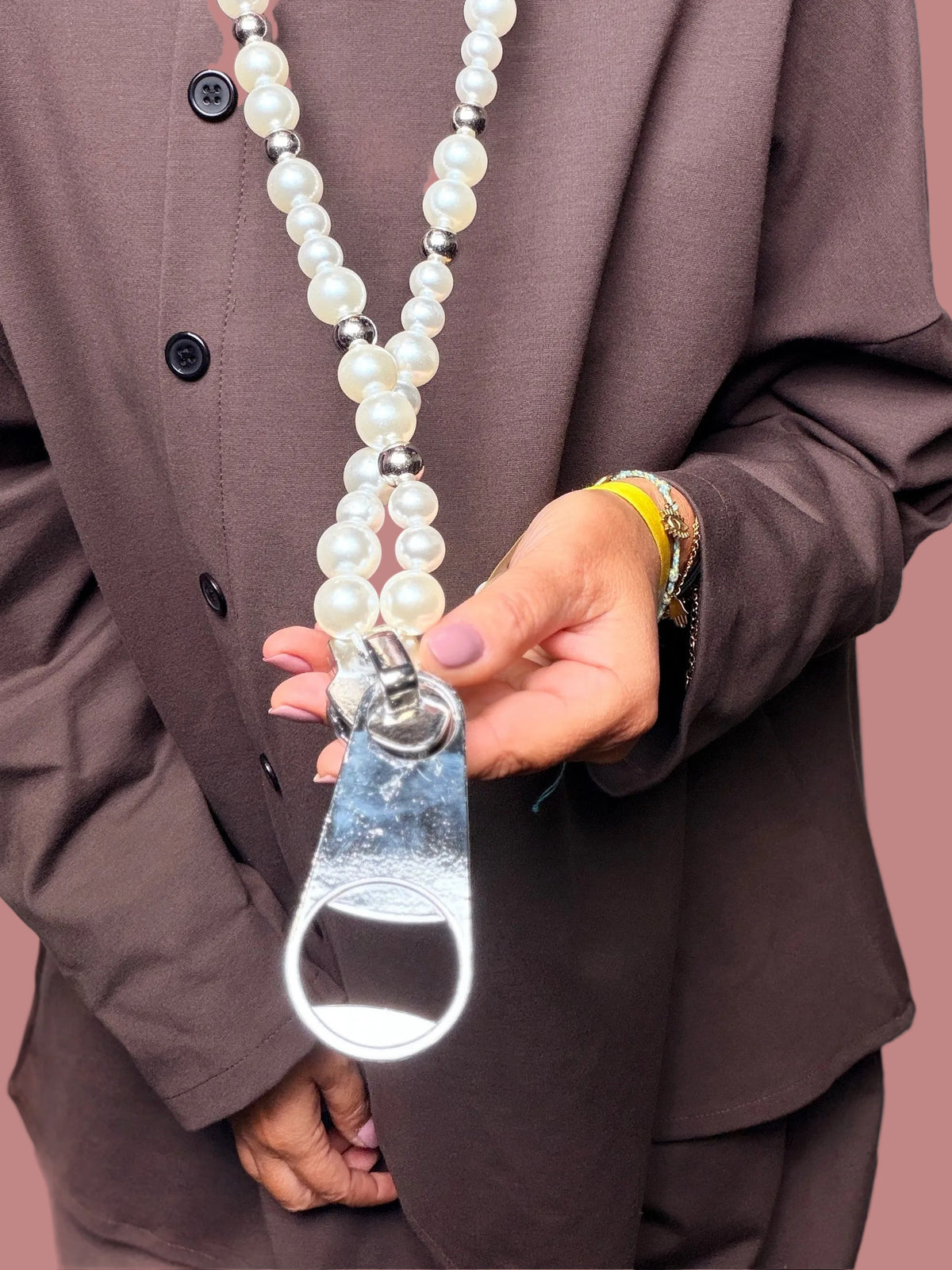 Collana lunga con perle e maxi pendente